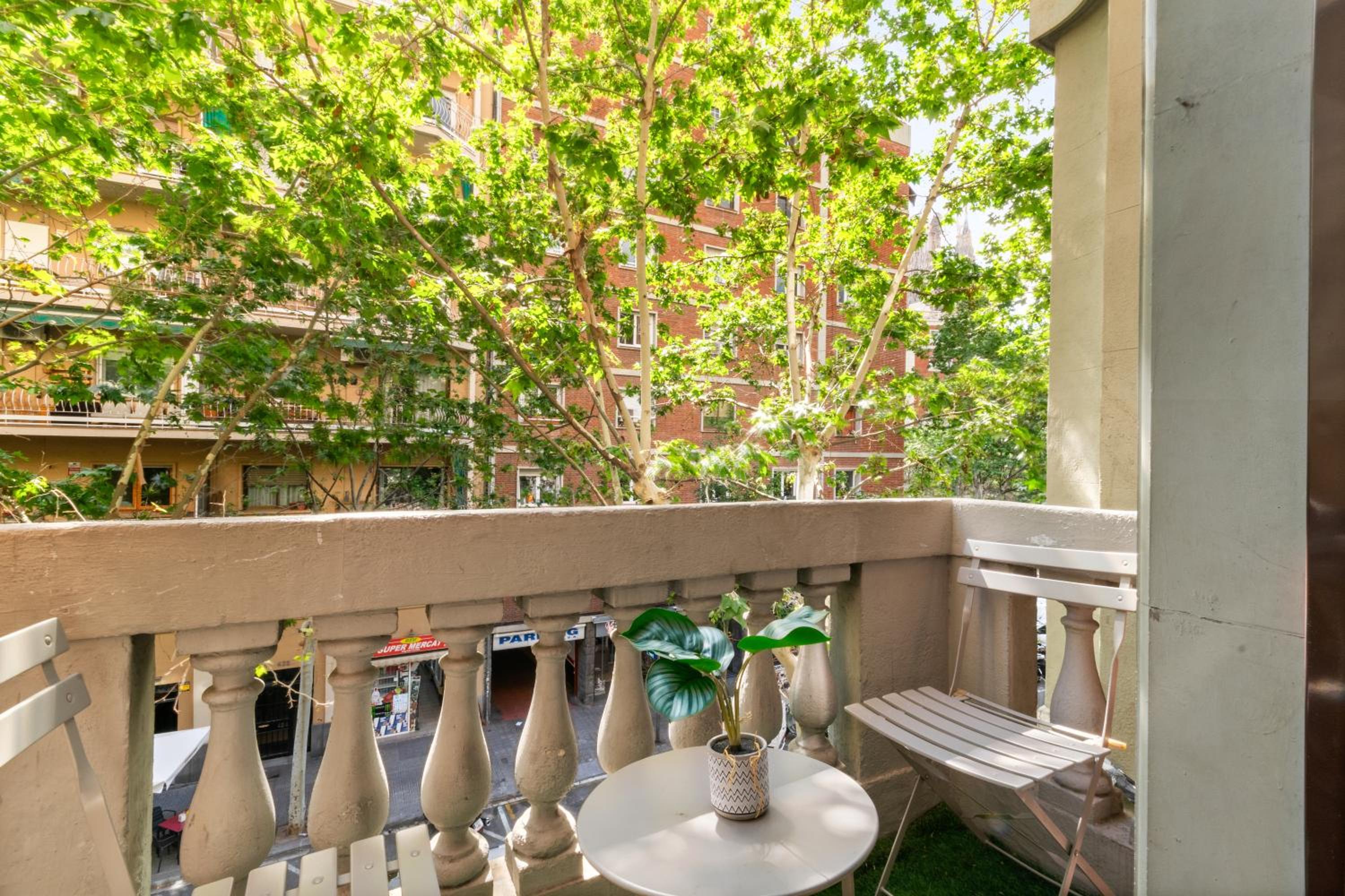 Four-Bedroom Apartment With Balcony