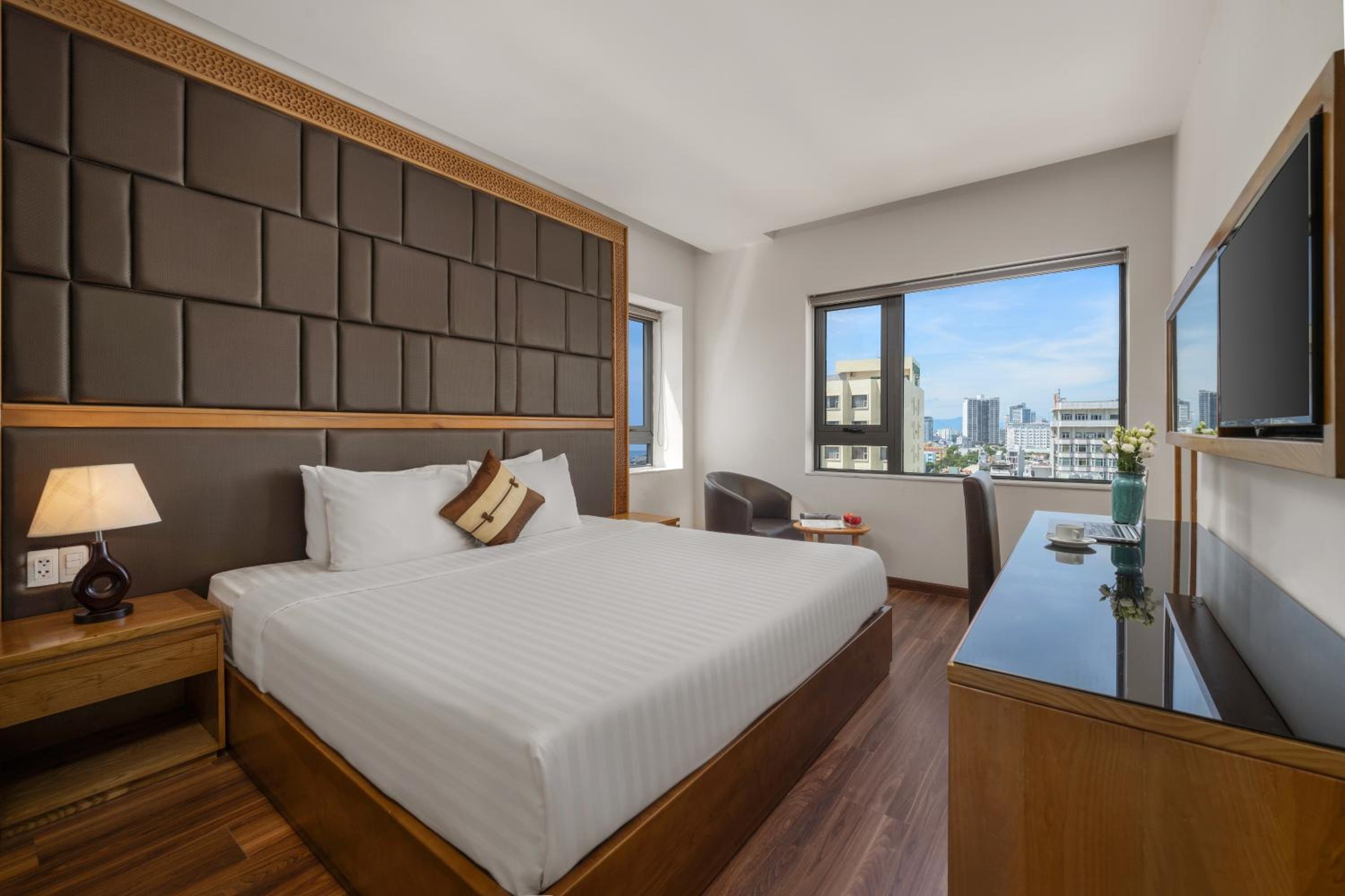 Deluxe Double Room with City View