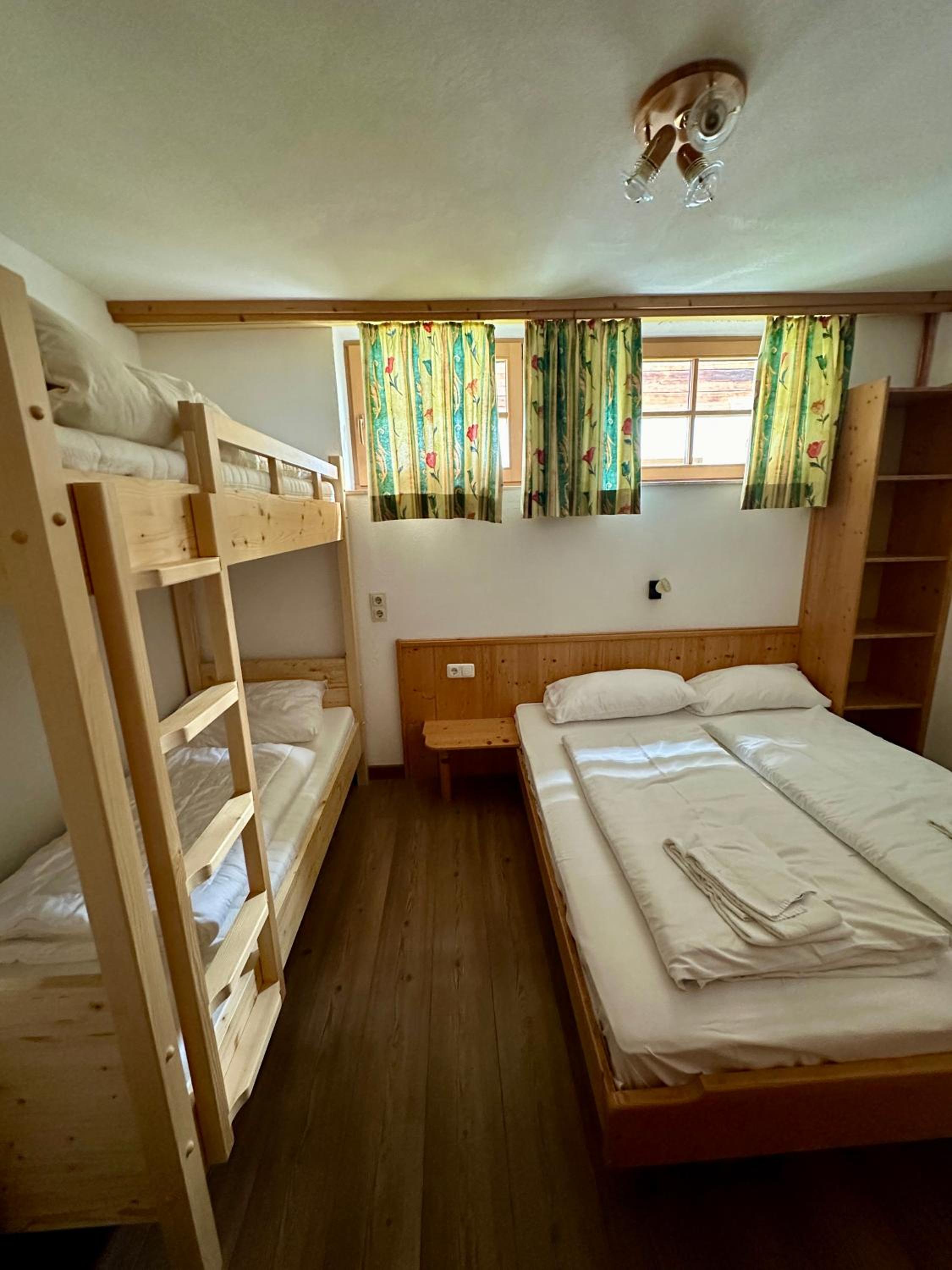 Standard Triple Room photo 3