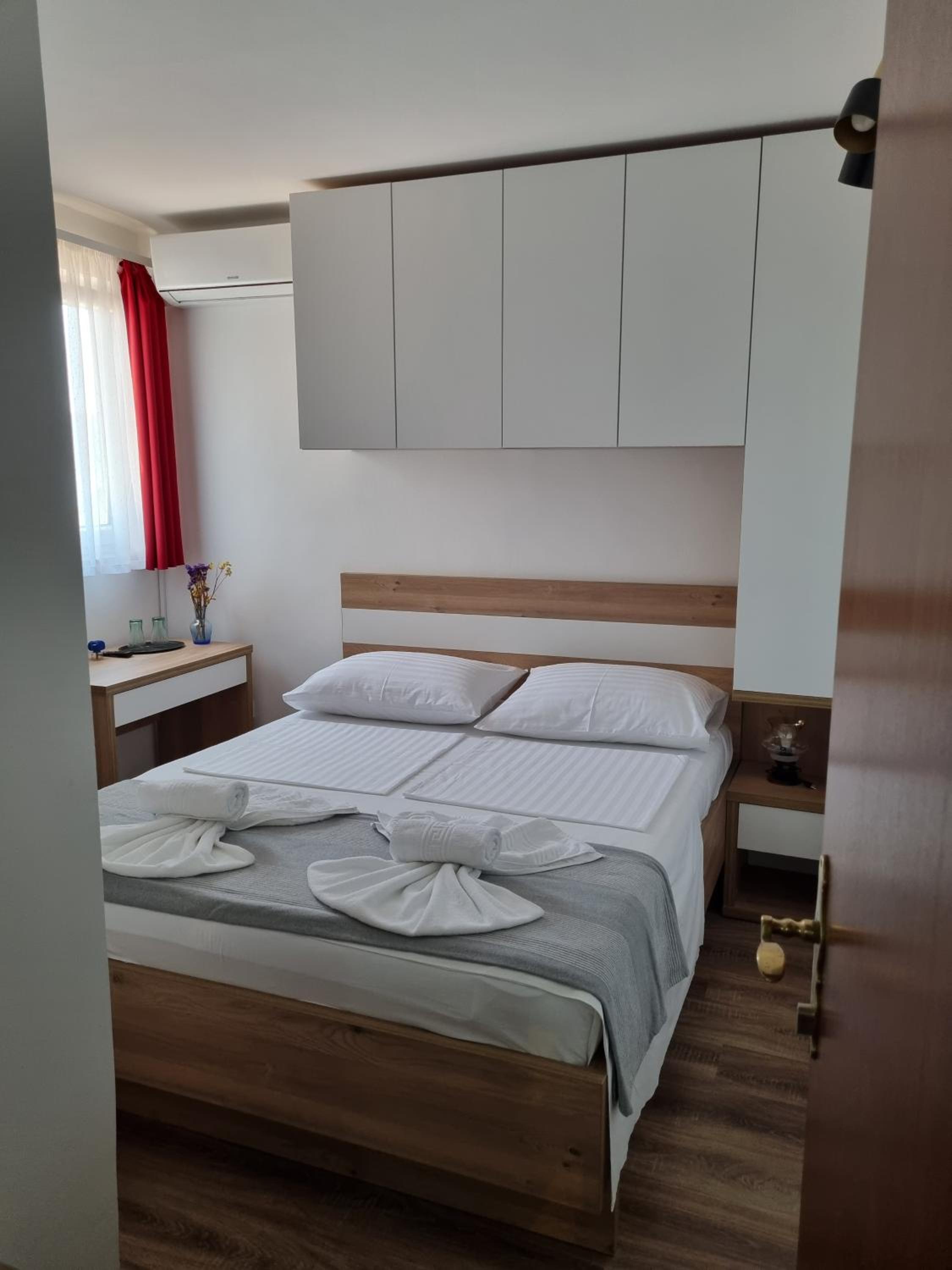 Small Double Room photo 2