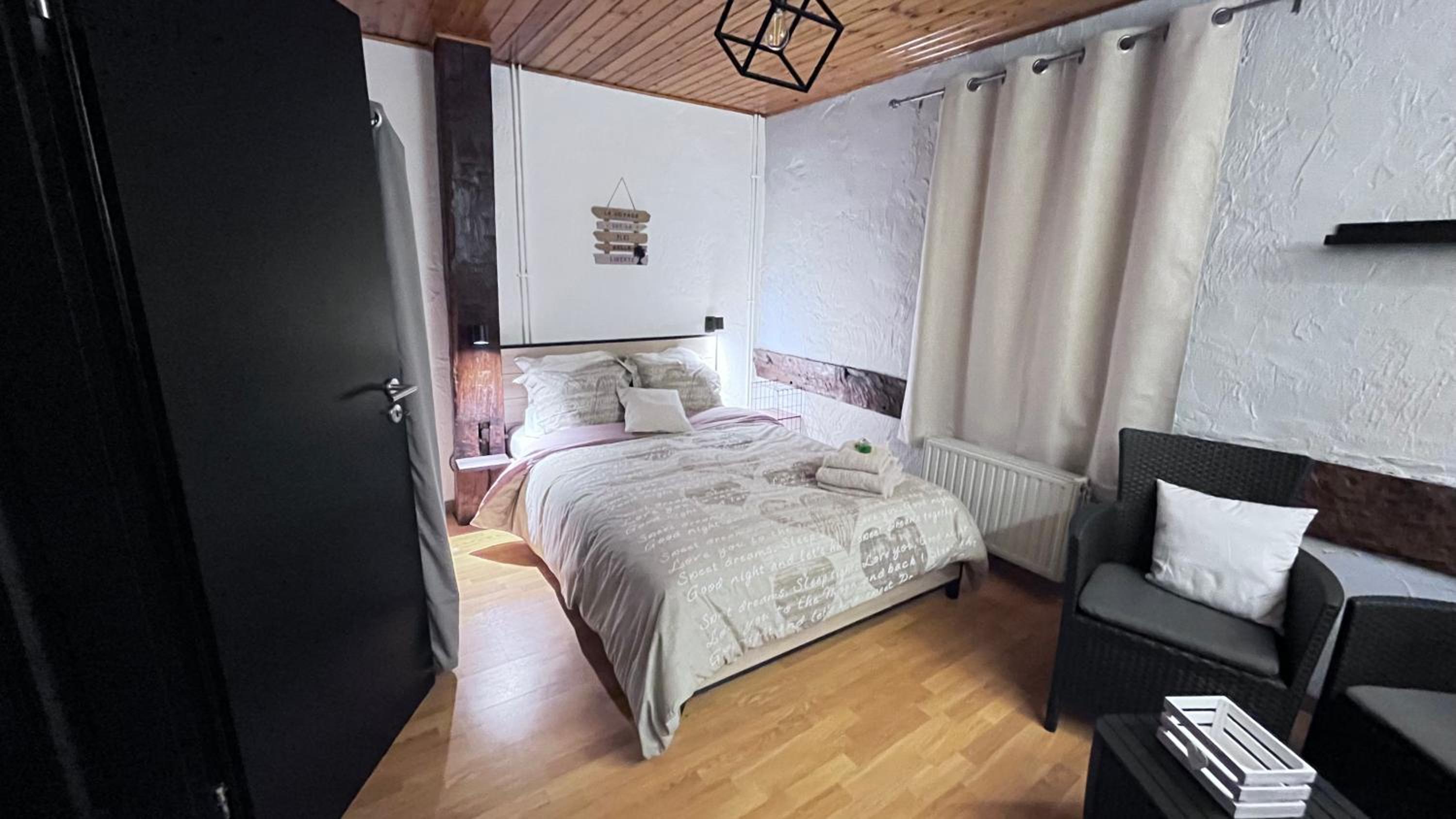 Two-Bedroom House photo 3