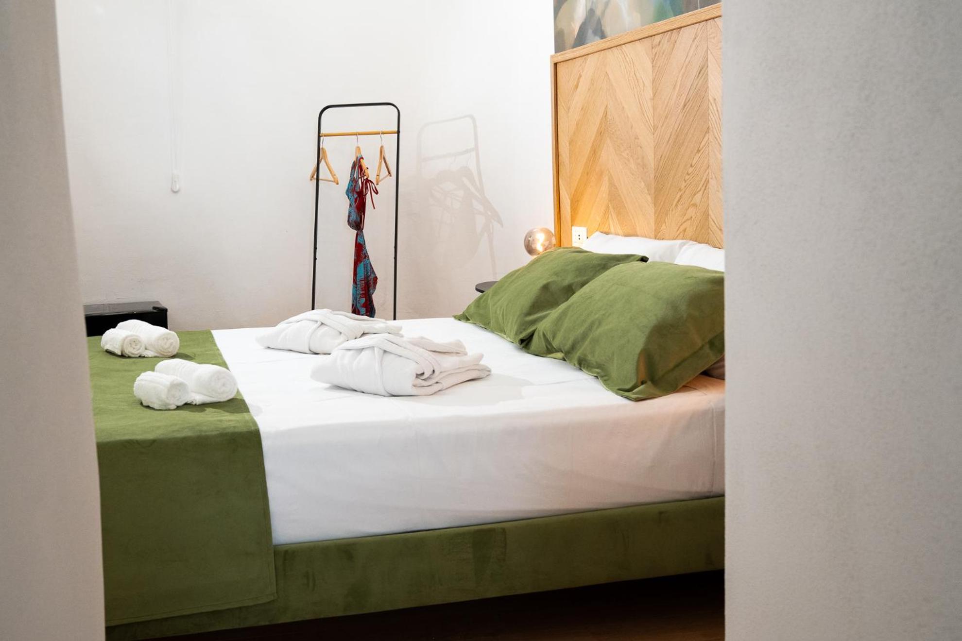 Double Room with Spa Bath - Separate Building photo 1
