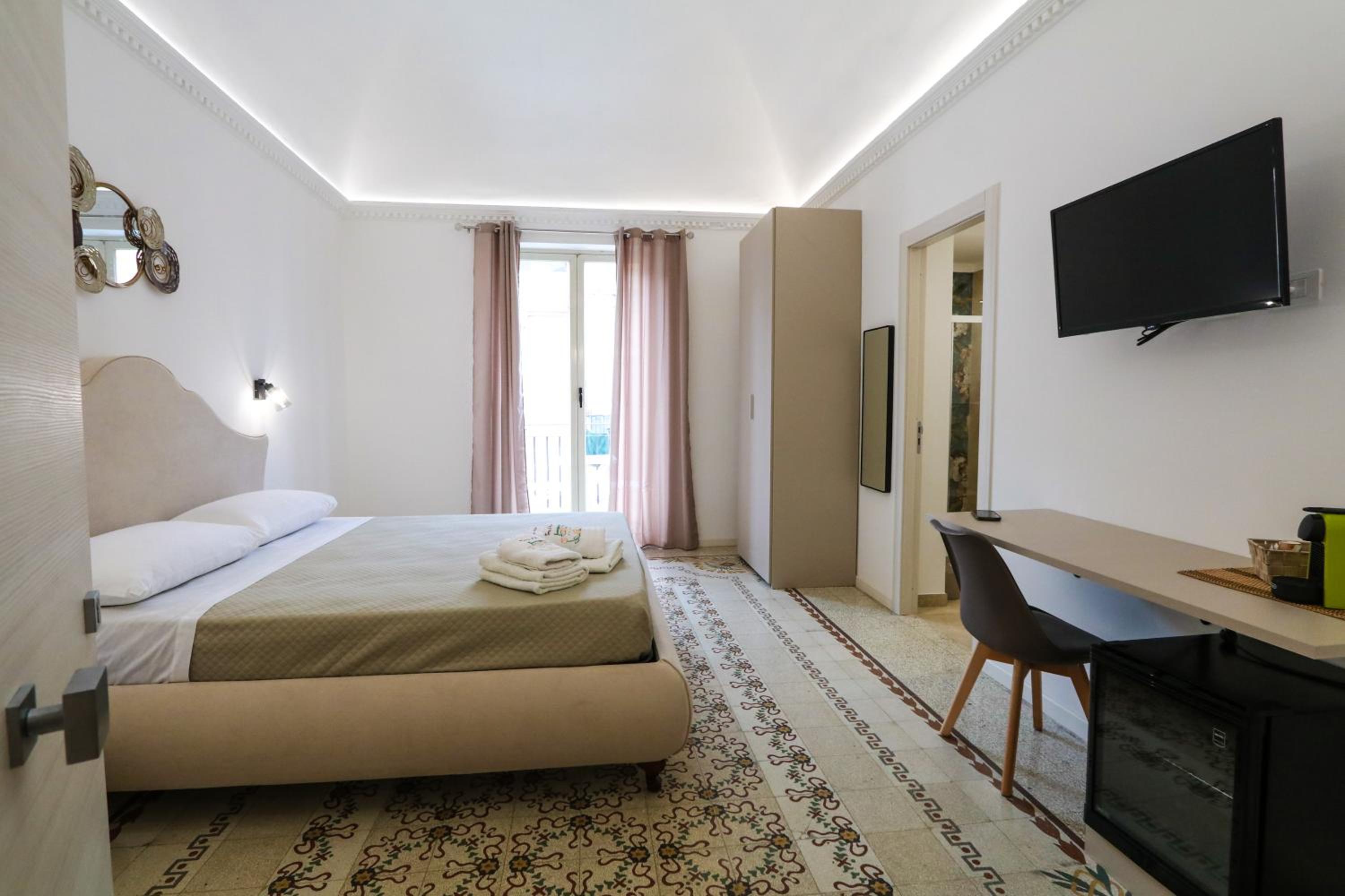 Double Room with Private Bathroom photo 1