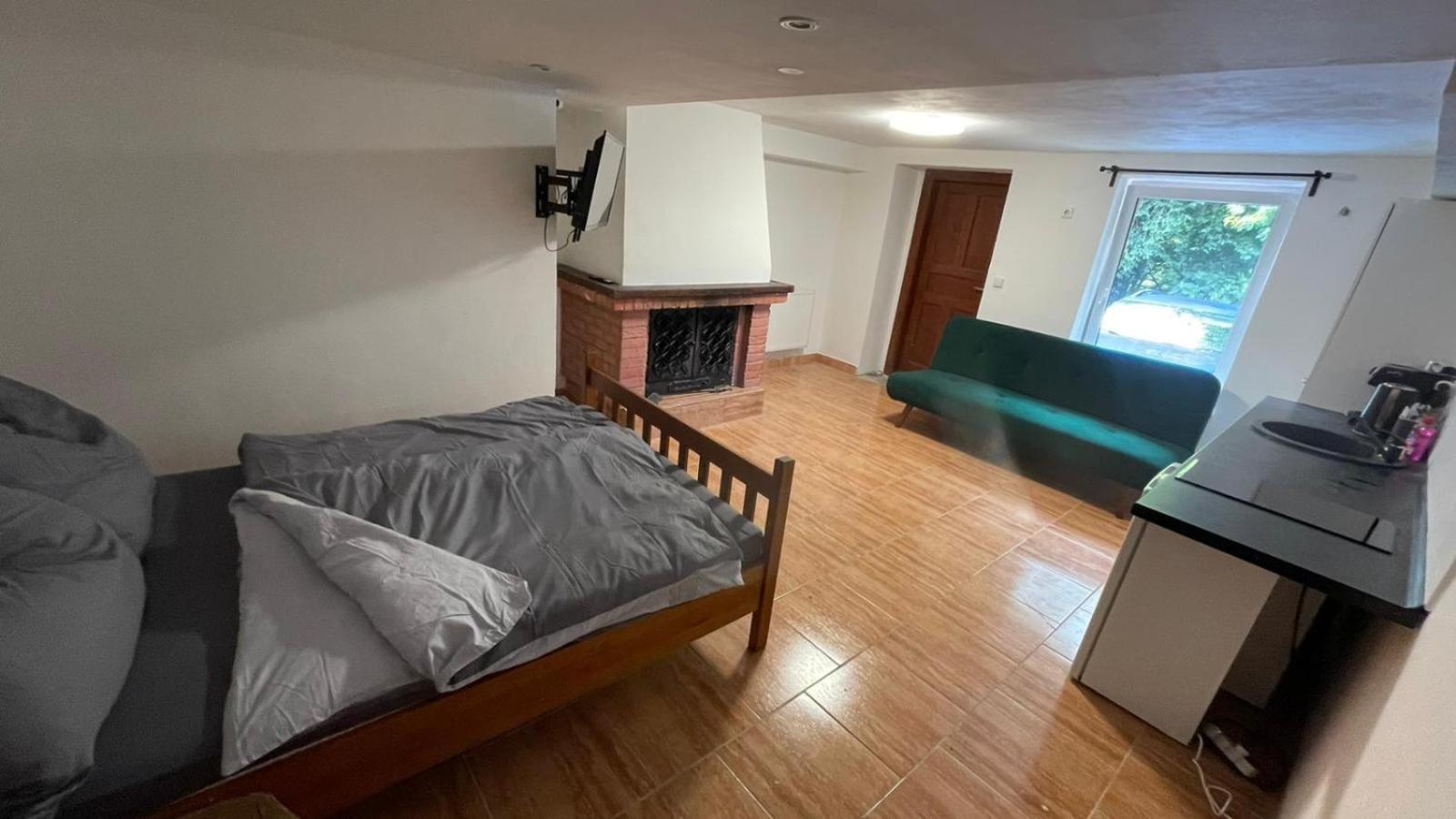 Studio Apartment photo 3
