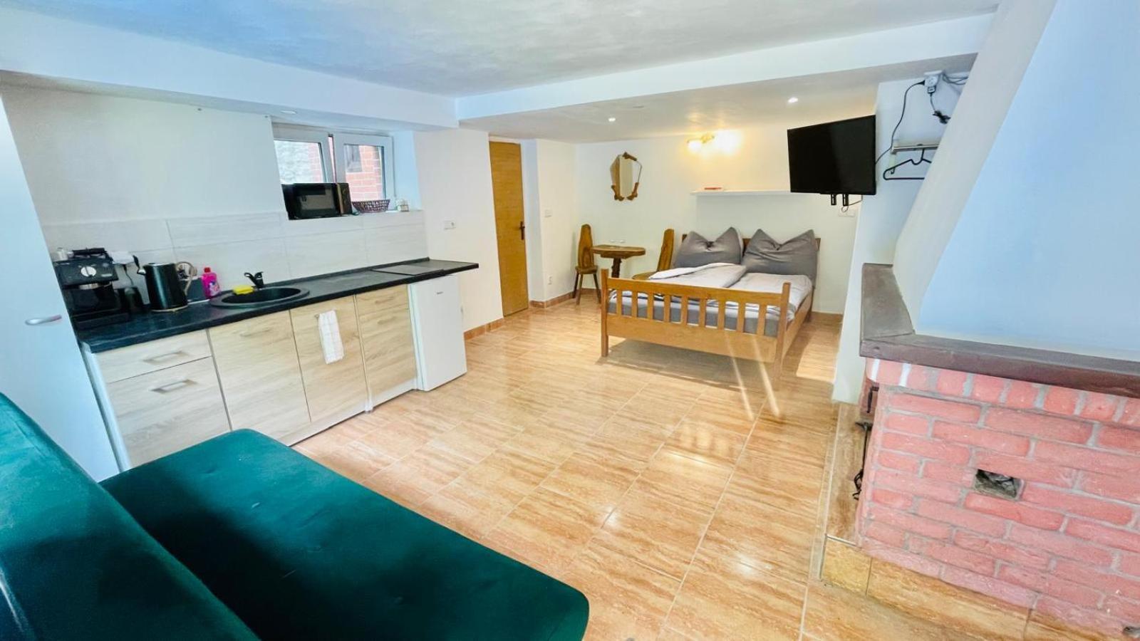 Studio Apartment photo 1