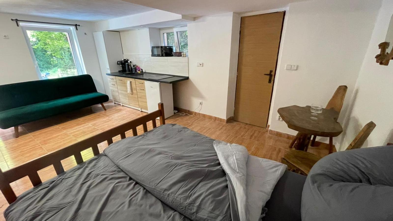 Studio Apartment photo 2