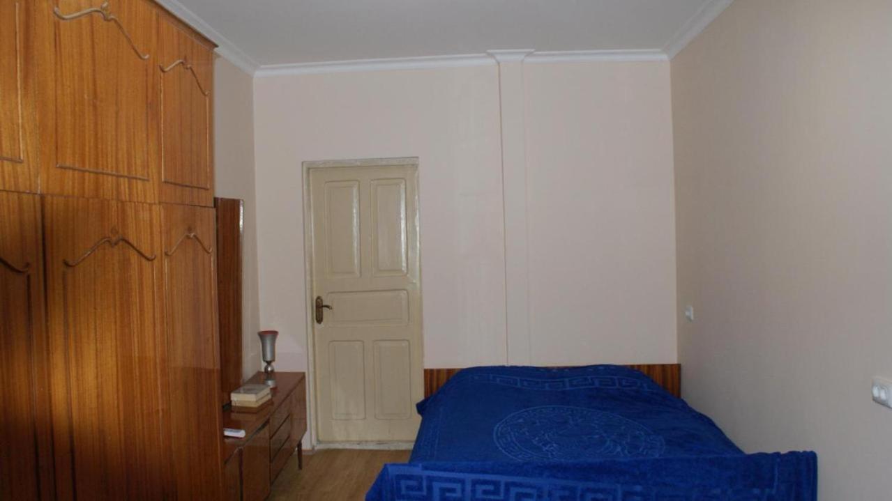 Family Room with Bathroom photo 1