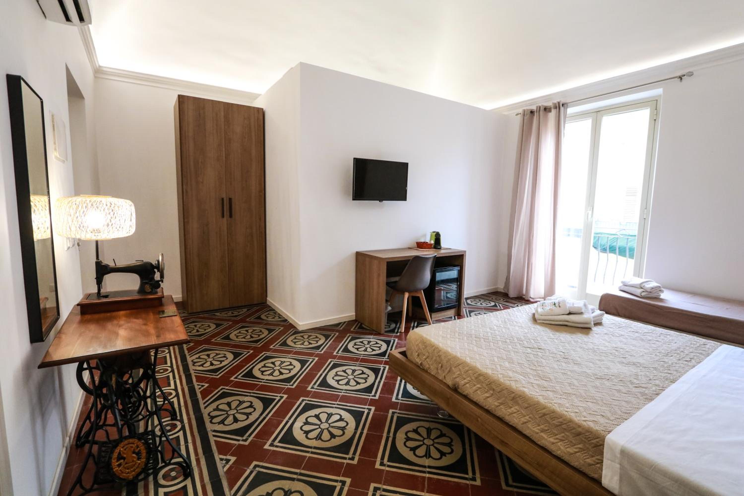 Triple Room with Private Bathroom photo 1
