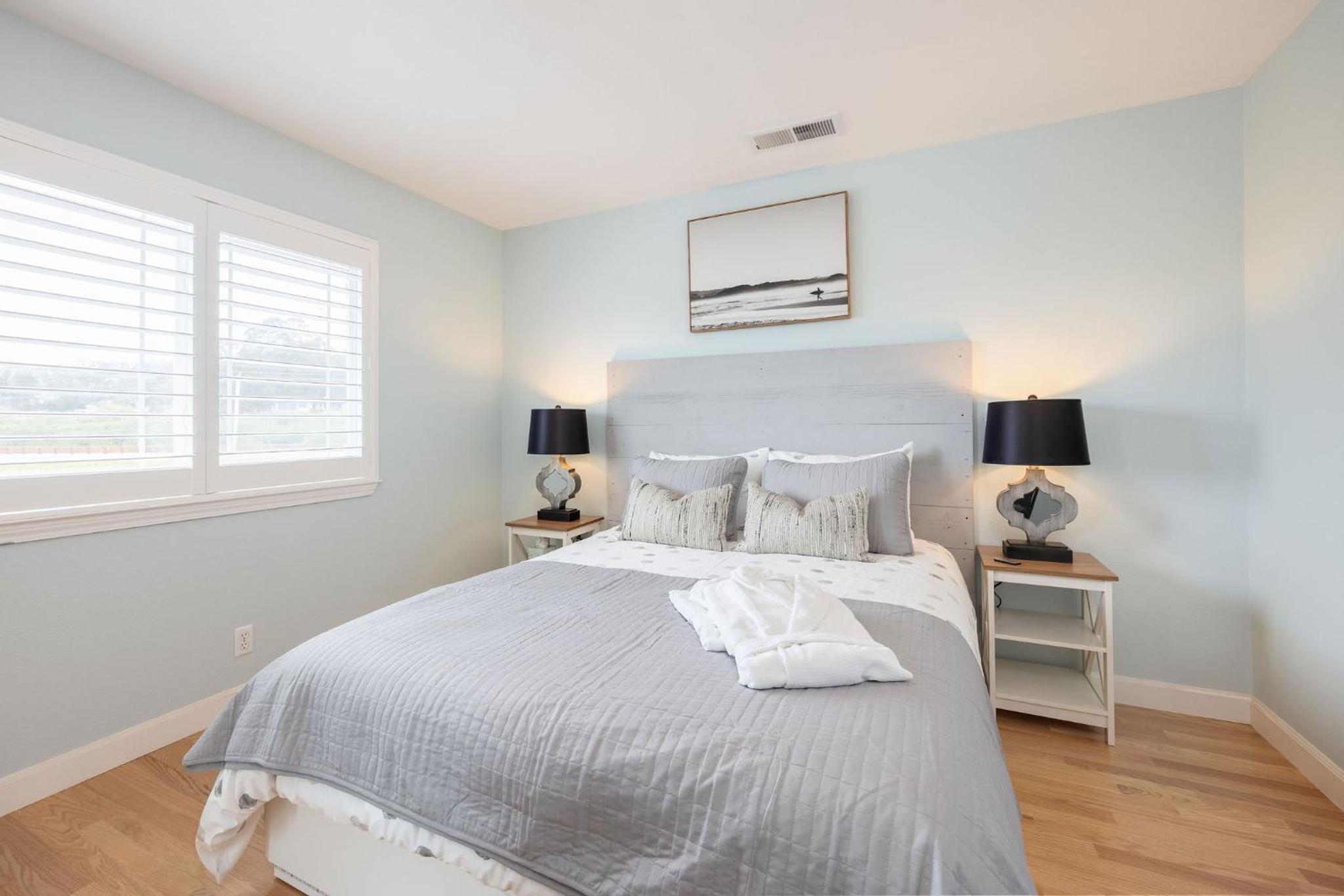 Six-Bedroom House photo 1