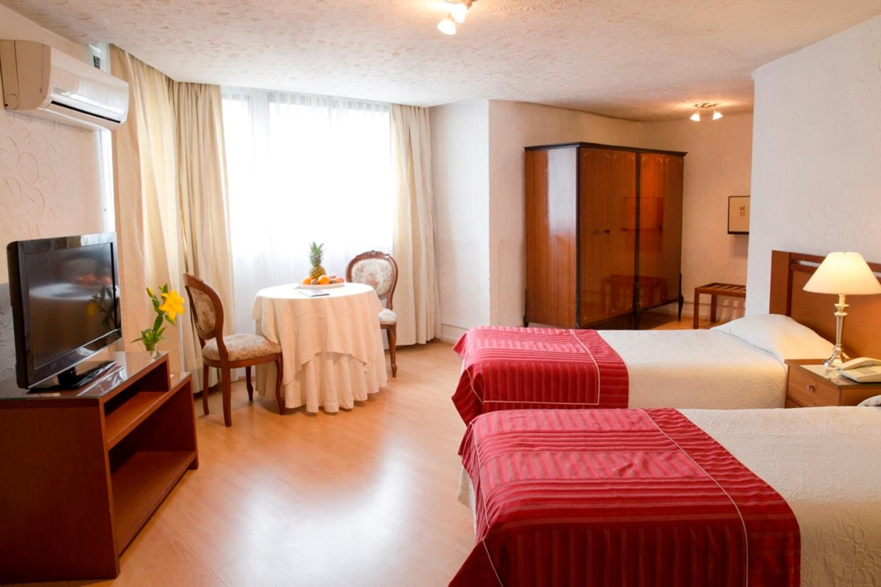 Hotel Montecarlo Santiago — Standard Twin Room