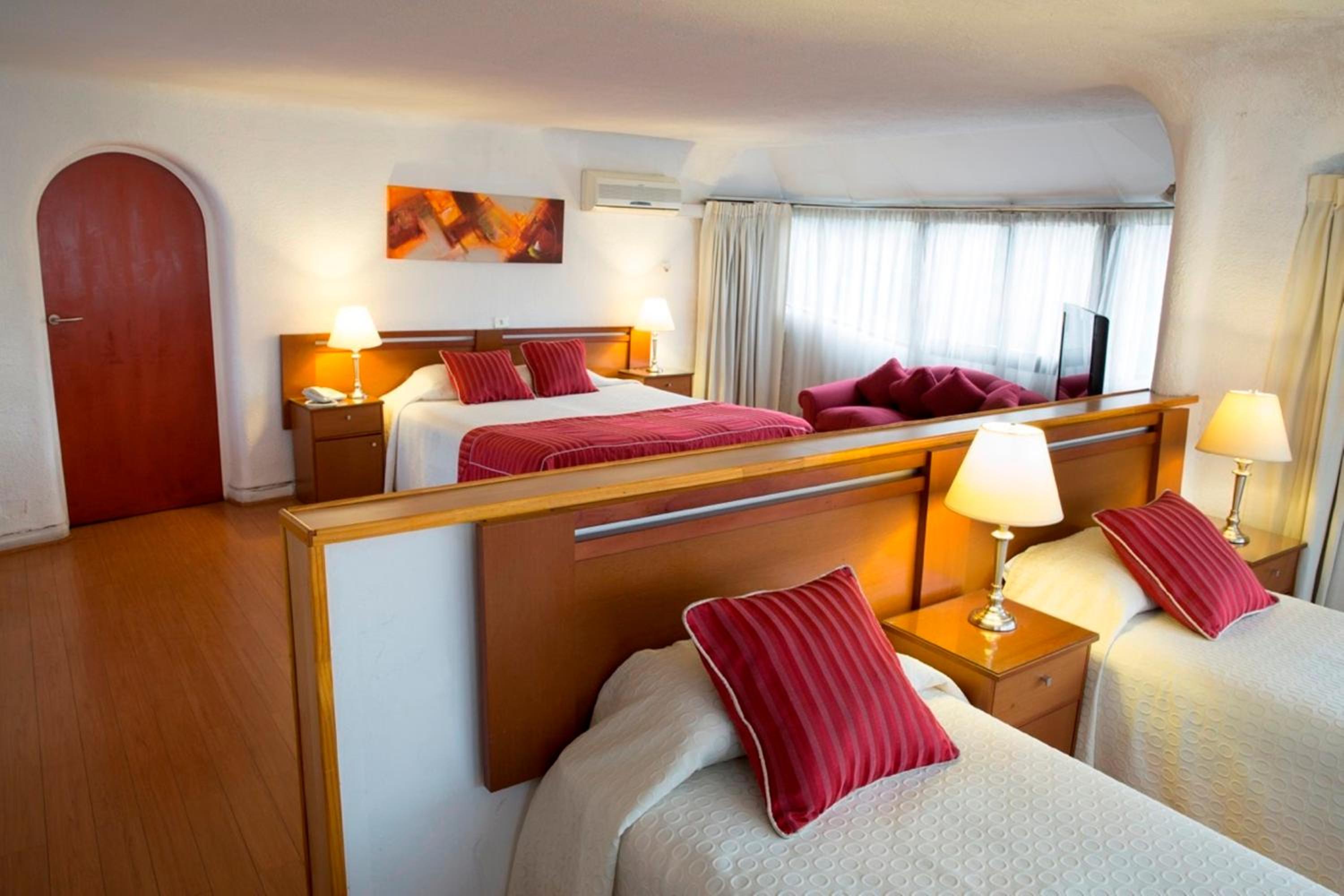 Hotel Montecarlo Santiago — Standard Triple Room