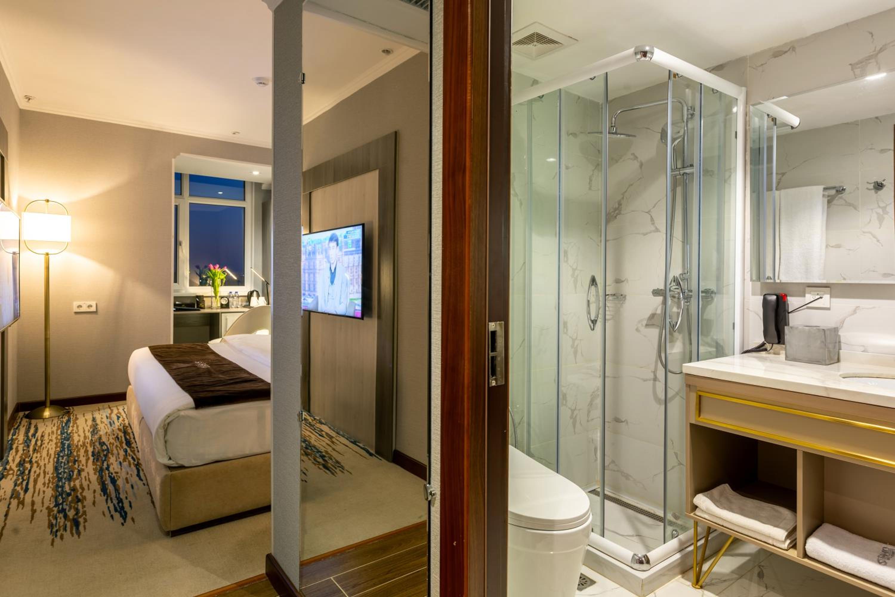 Superior Double or Twin Room - Photo 3