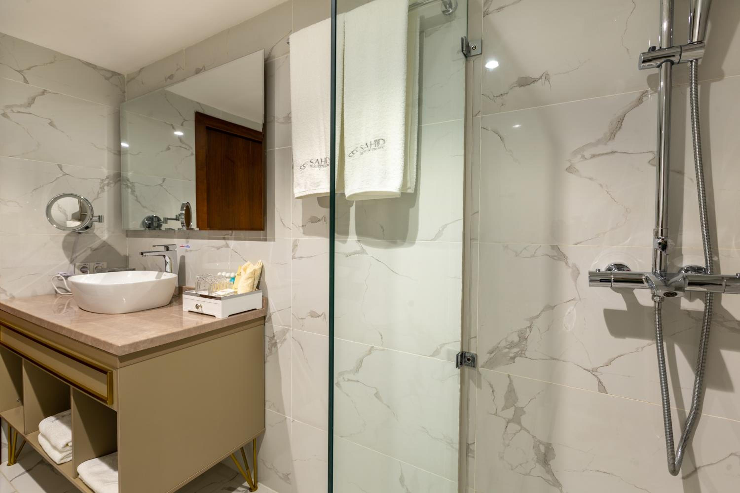 Deluxe Twin Room - Photo 5