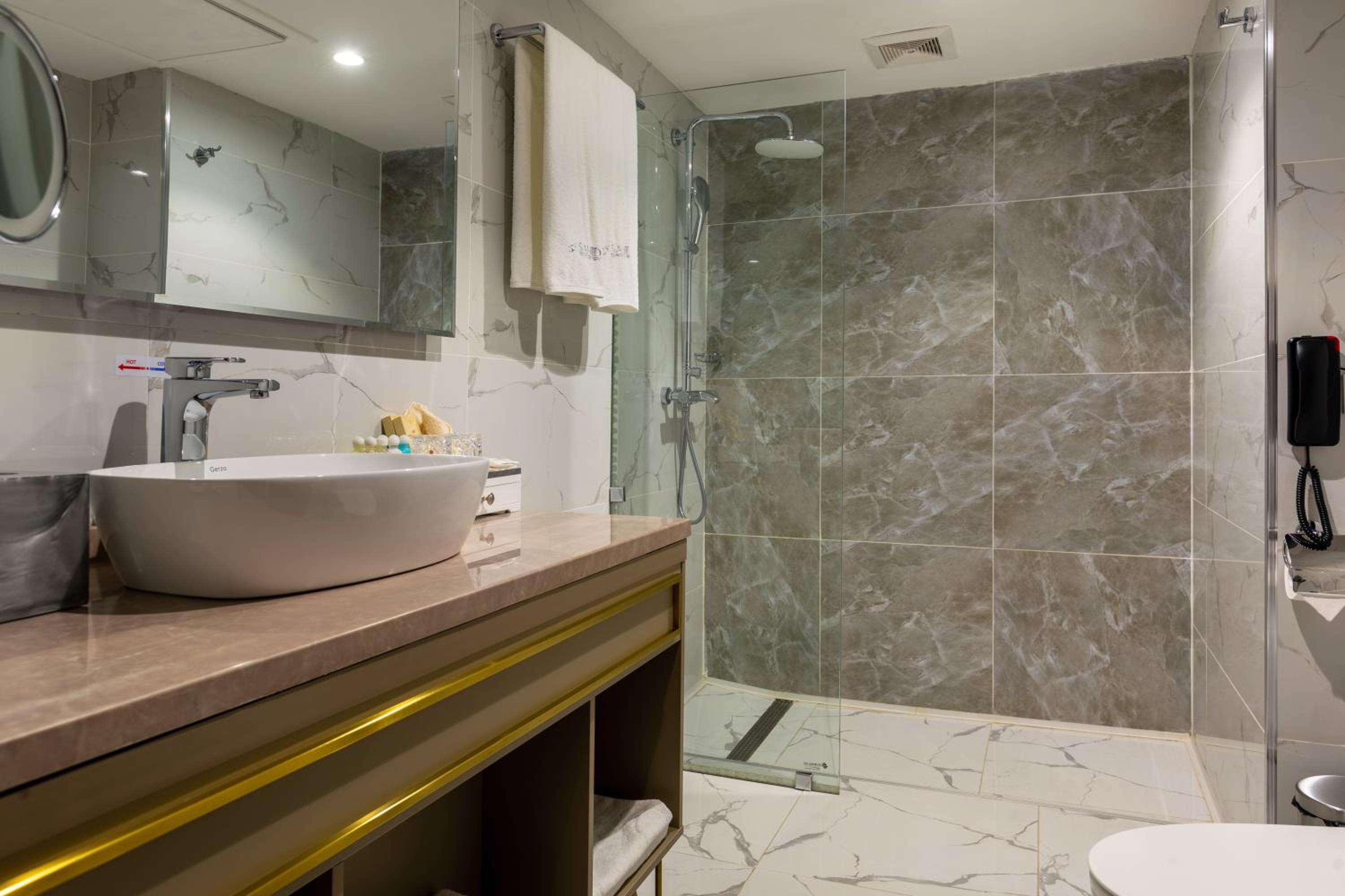 Deluxe Twin Room - Photo 4