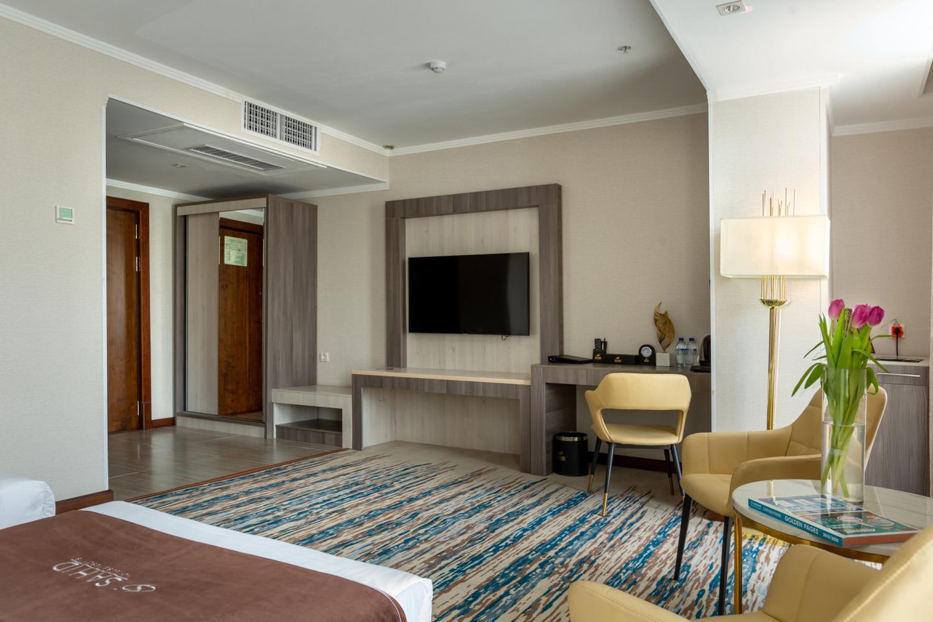 Deluxe Twin Room - Photo 2