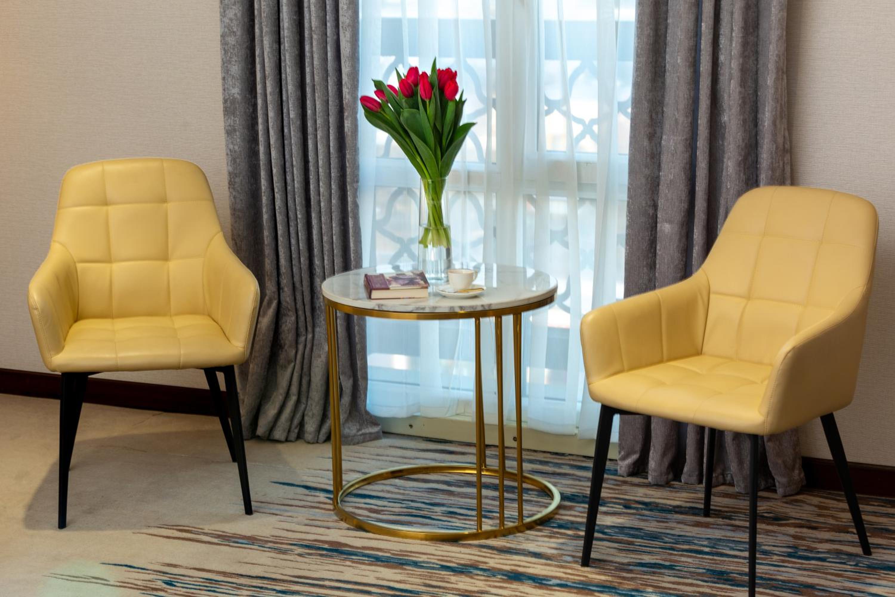 Deluxe King Room - Photo 3