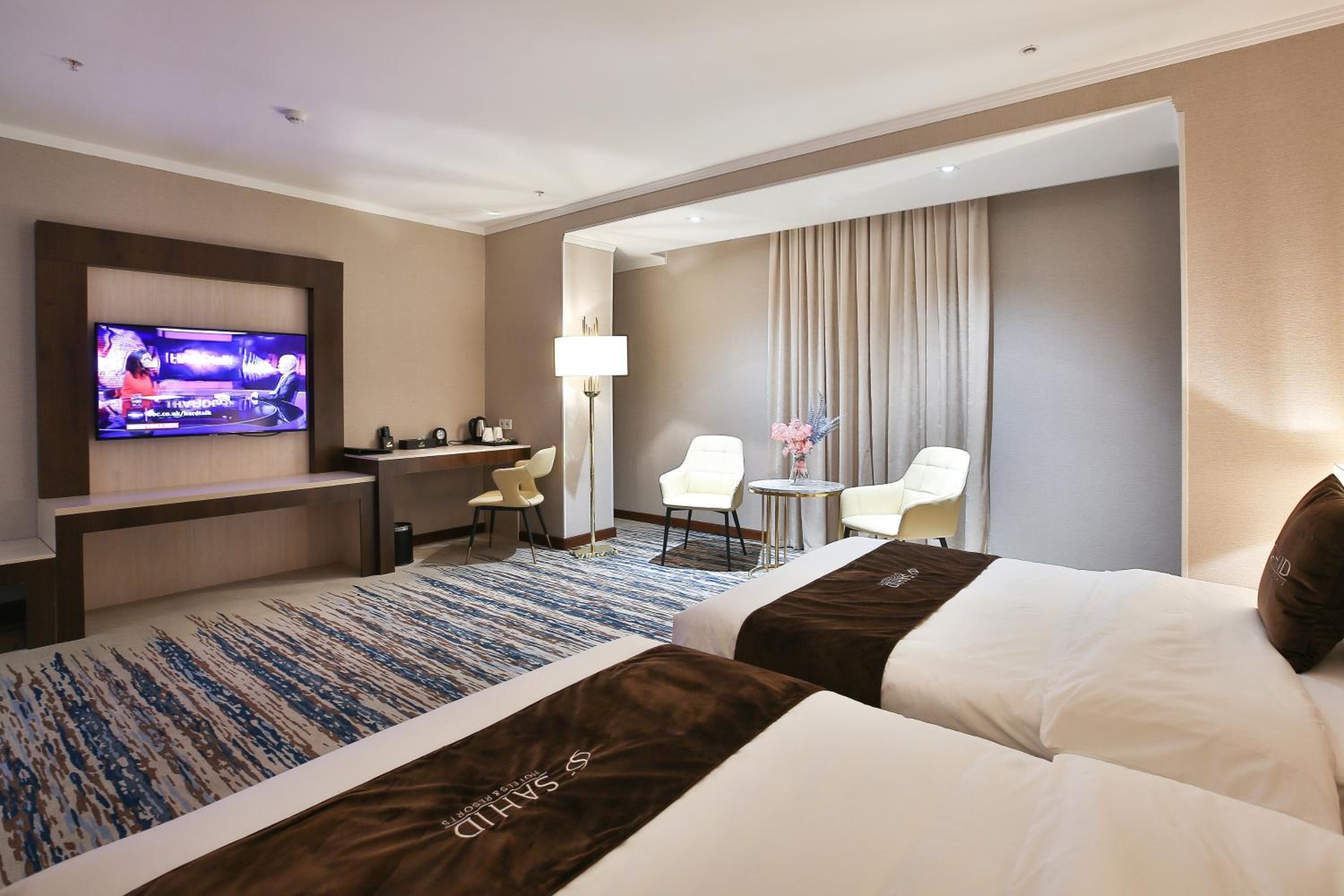 Suite - Photo 3
