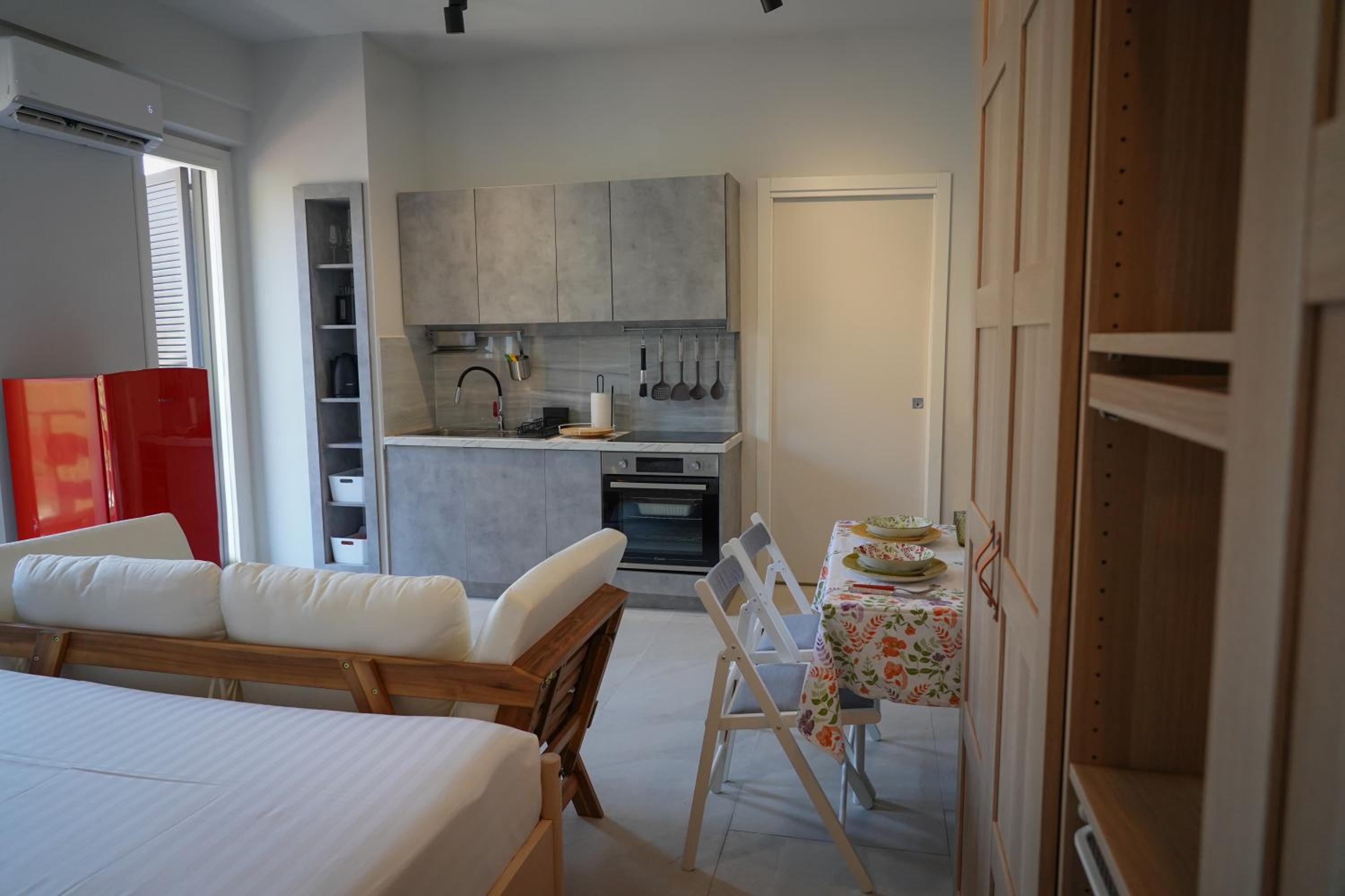 Studio Apartment with Sea View photo 2