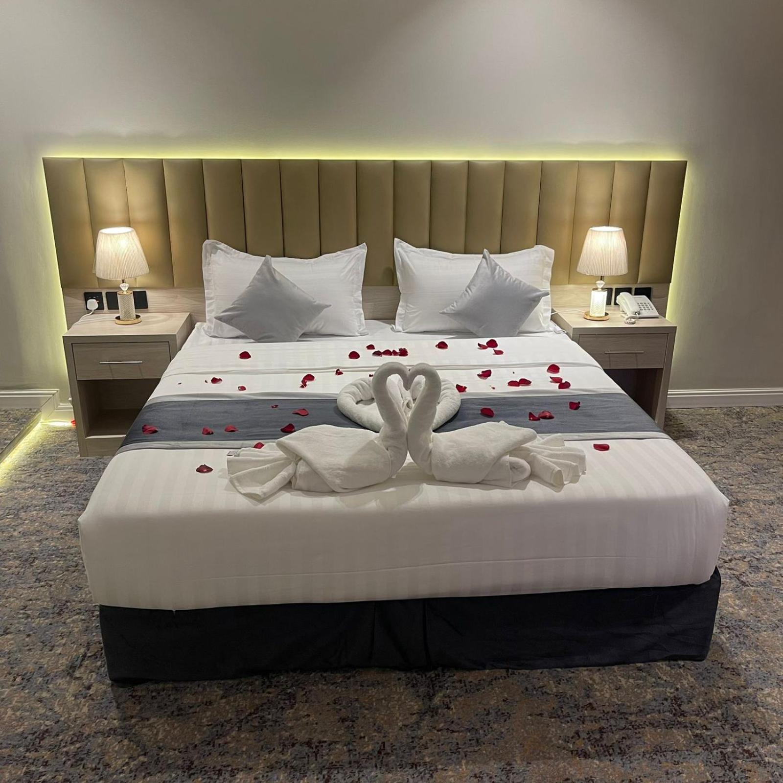 King Suite with Balcony photo 2
