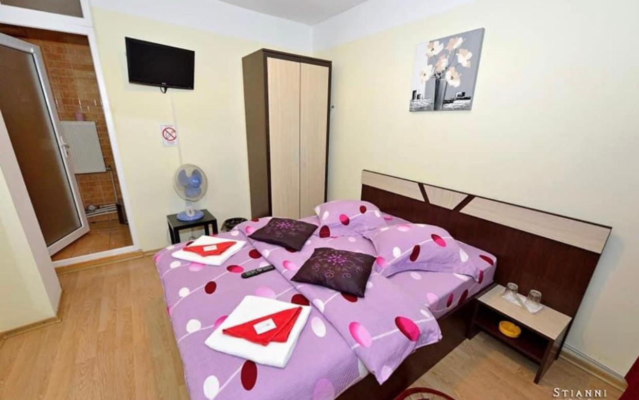 Double Room With Private Bathroom photo 1