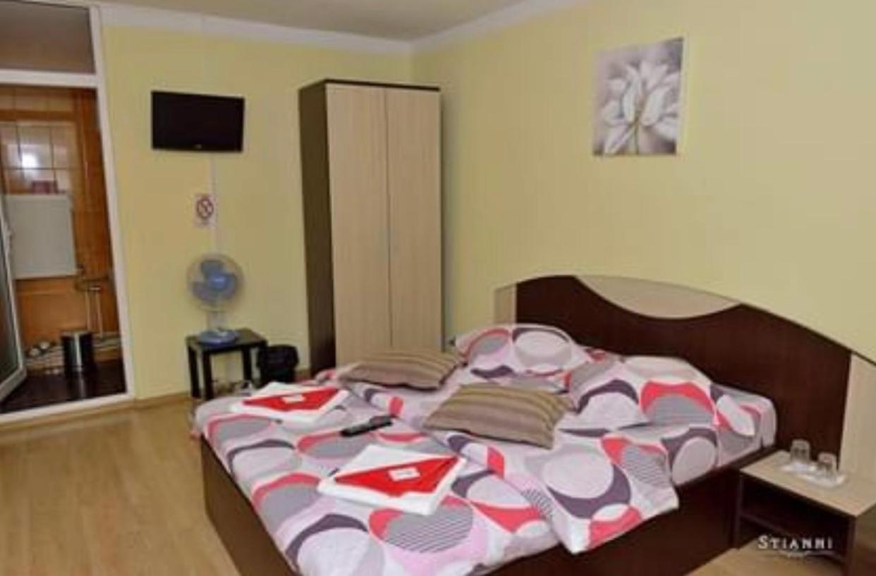 Double Room With Private Bathroom photo 3