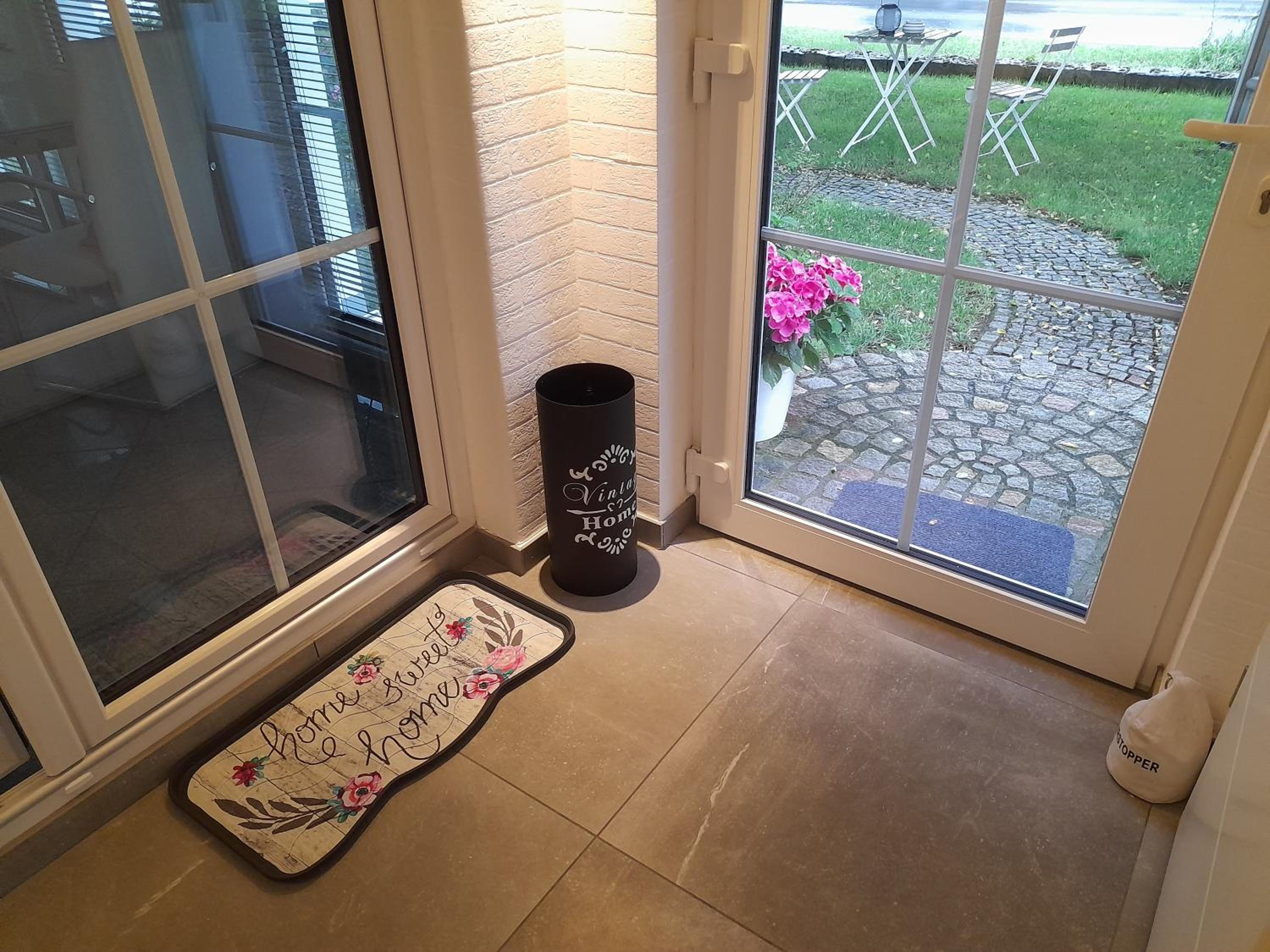 One-Bedroom Apartment with Garden View photo 2