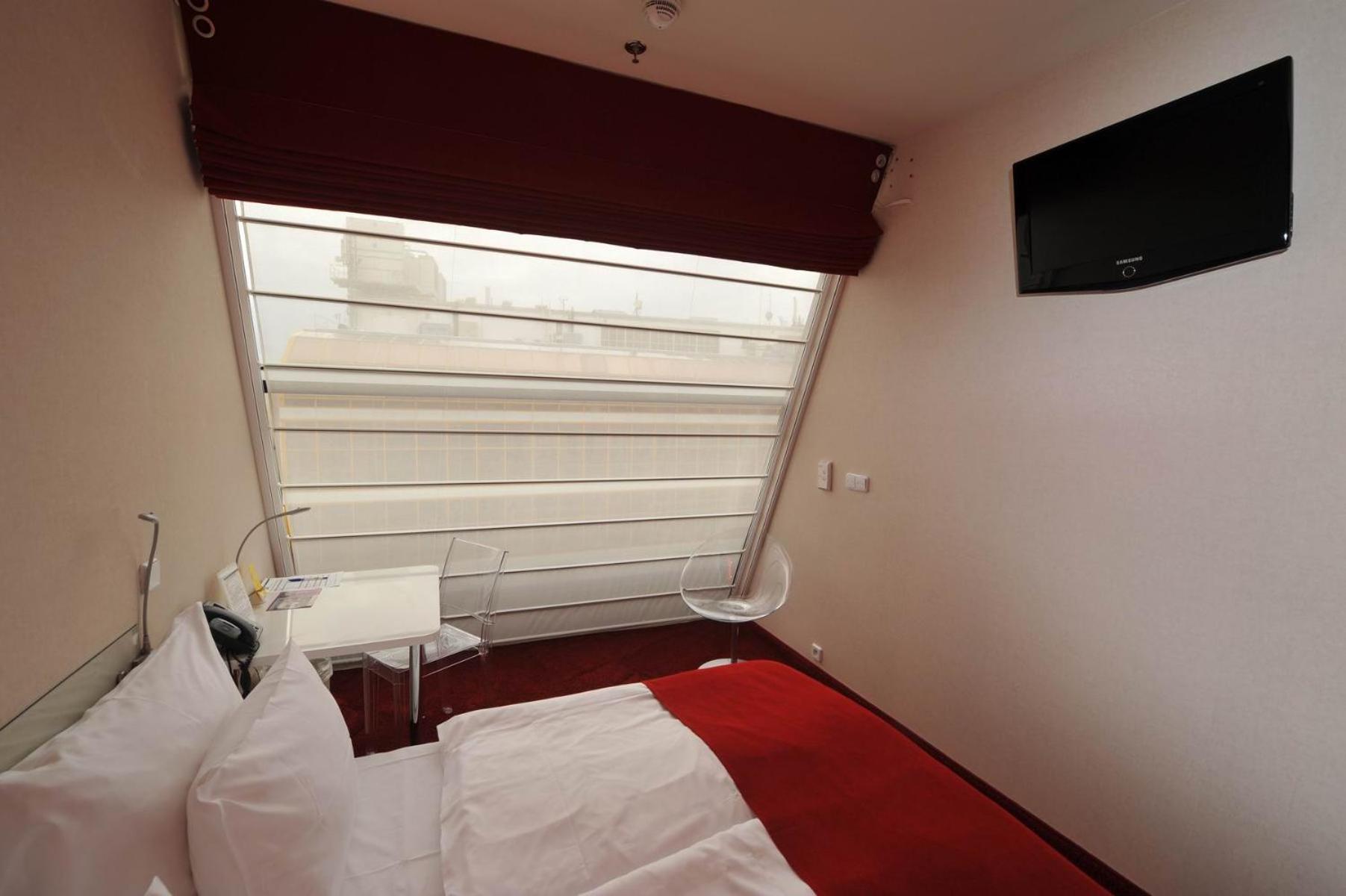 Superior Double or Twin Room photo 3