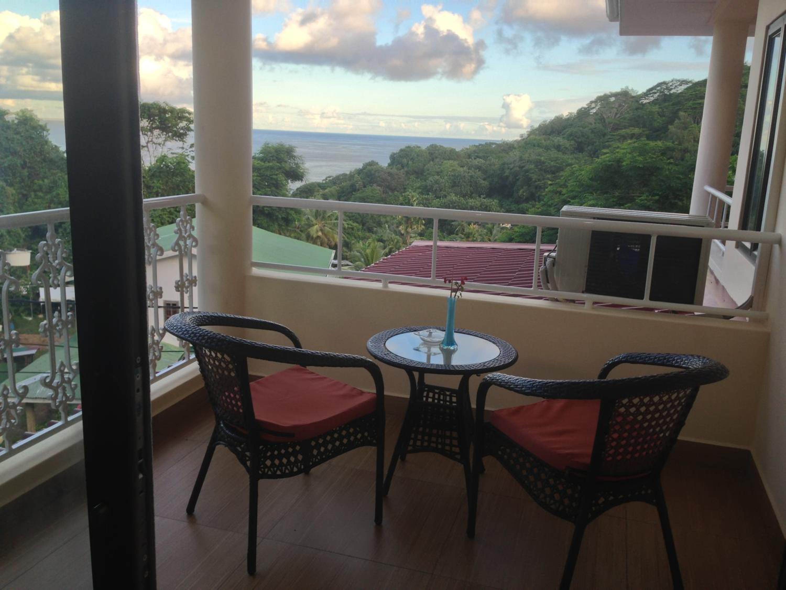 Deluxe Double or Twin Room with Ocean View photo 3