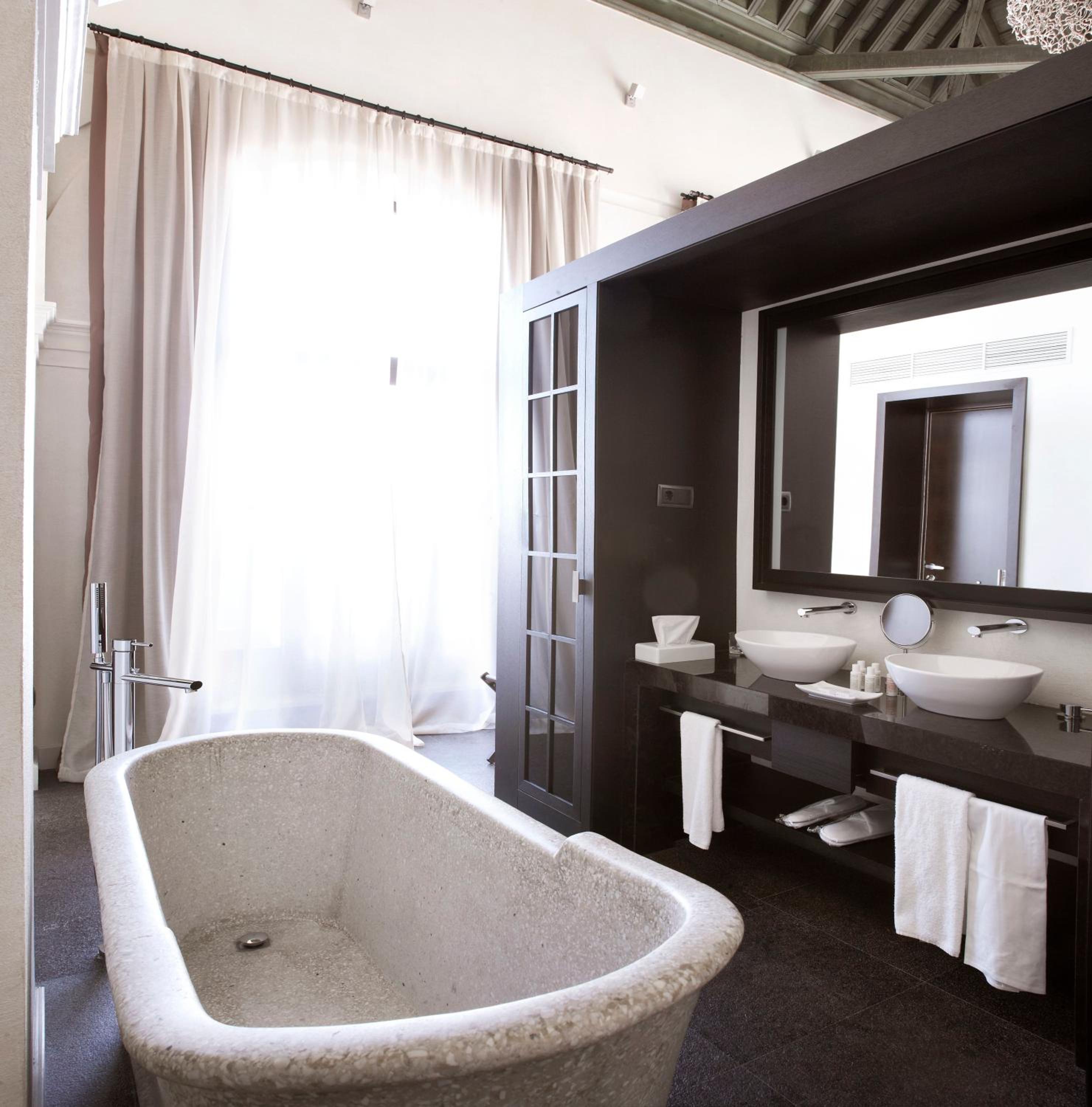 Suite - Photo 6
