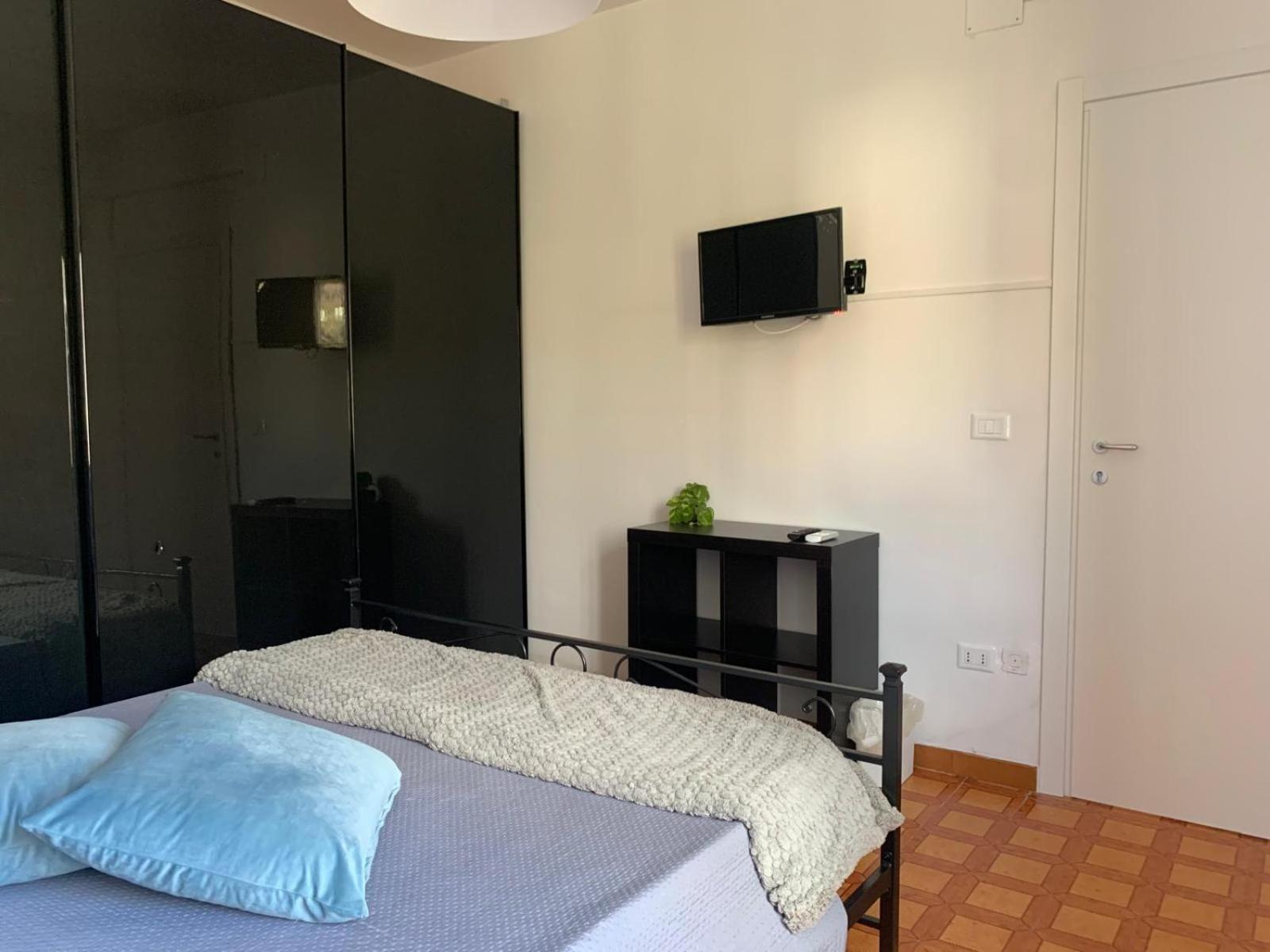 Large Double Room photo 1