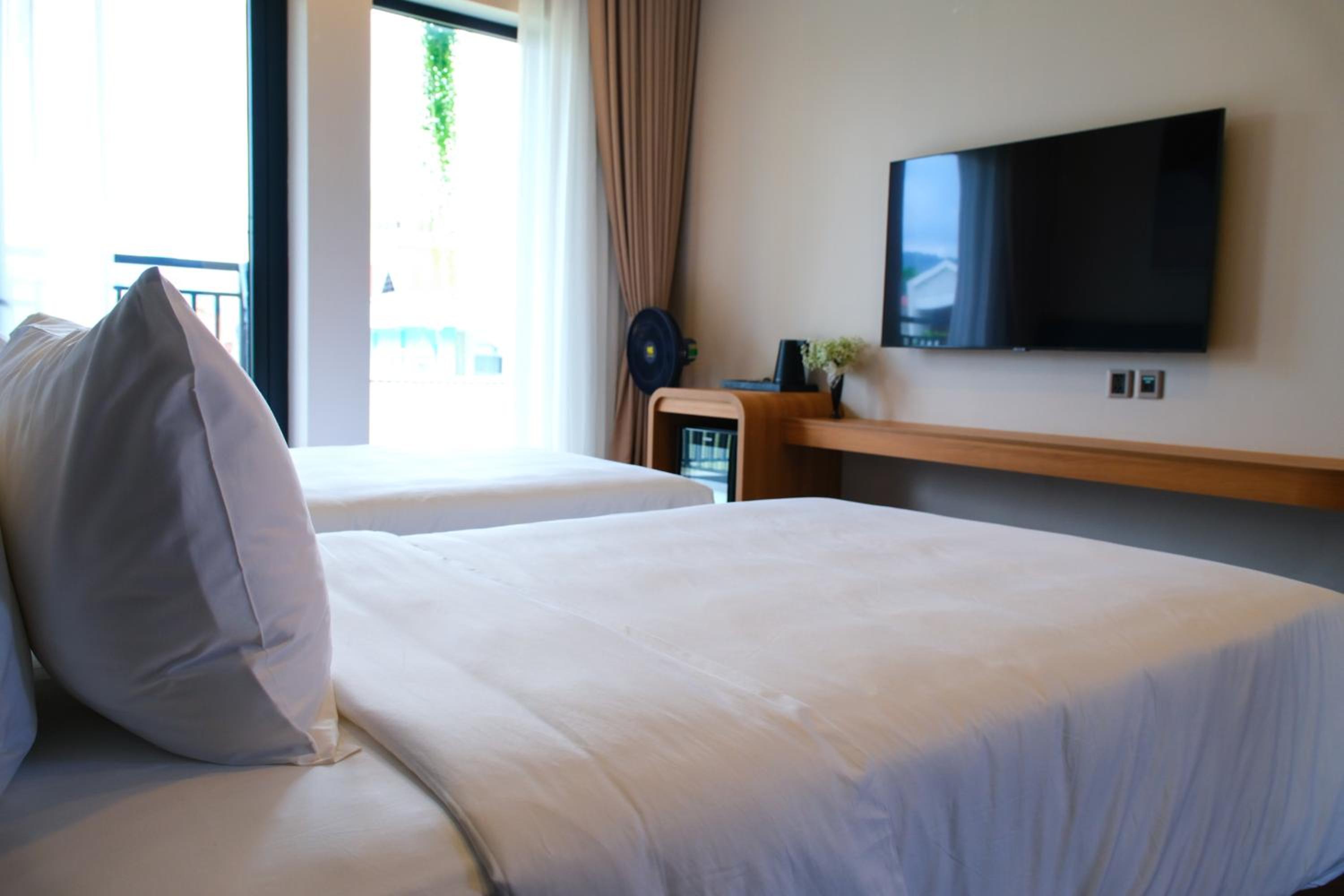 Standard Twin Room - Photo 6