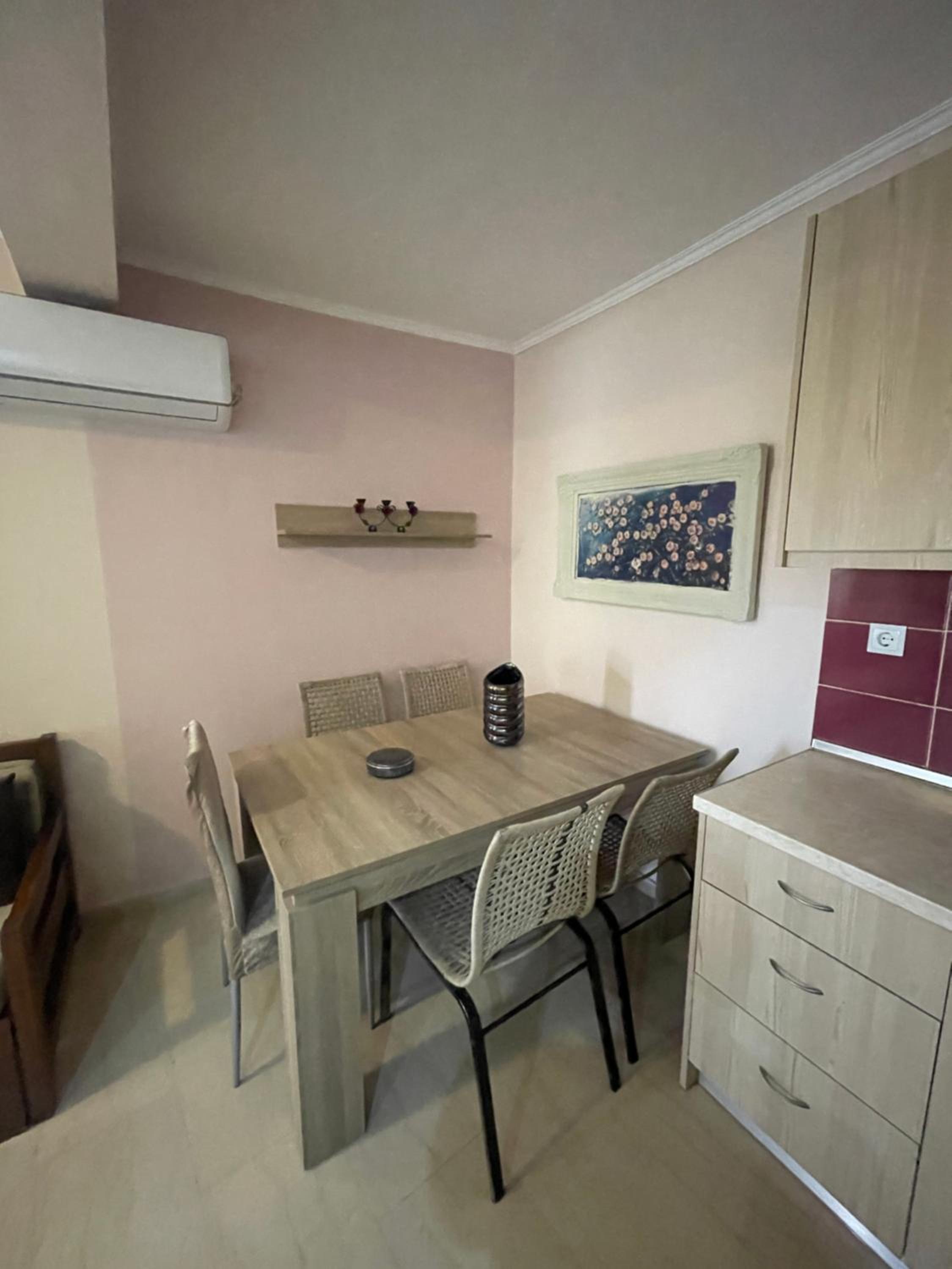 One-Bedroom House photo 3