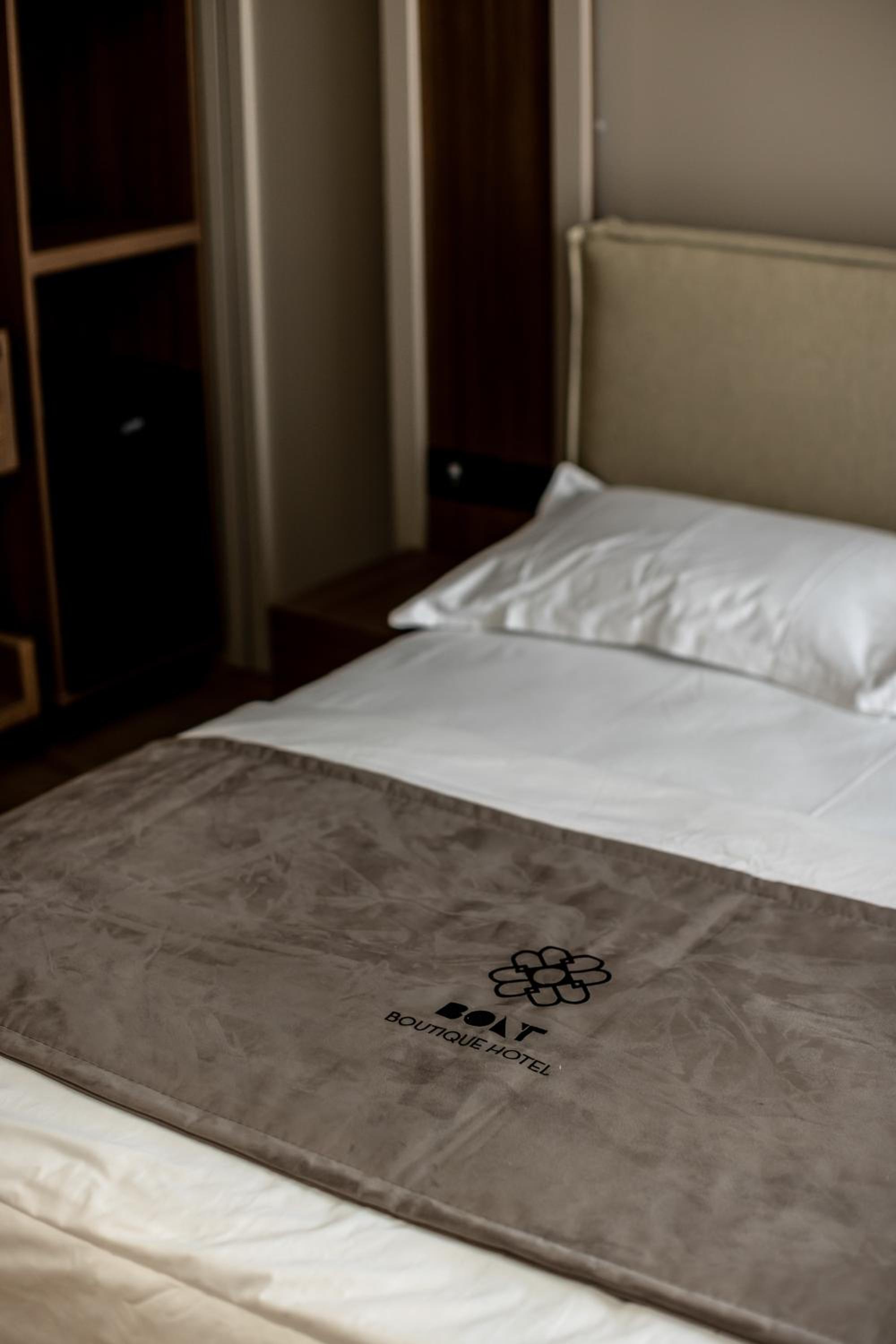 Standard King Room photo 3