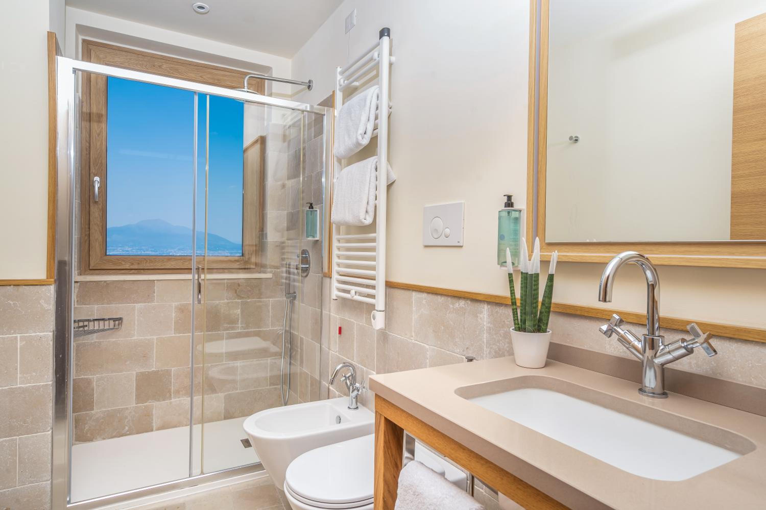 Double Room with Sea View - Photo 5