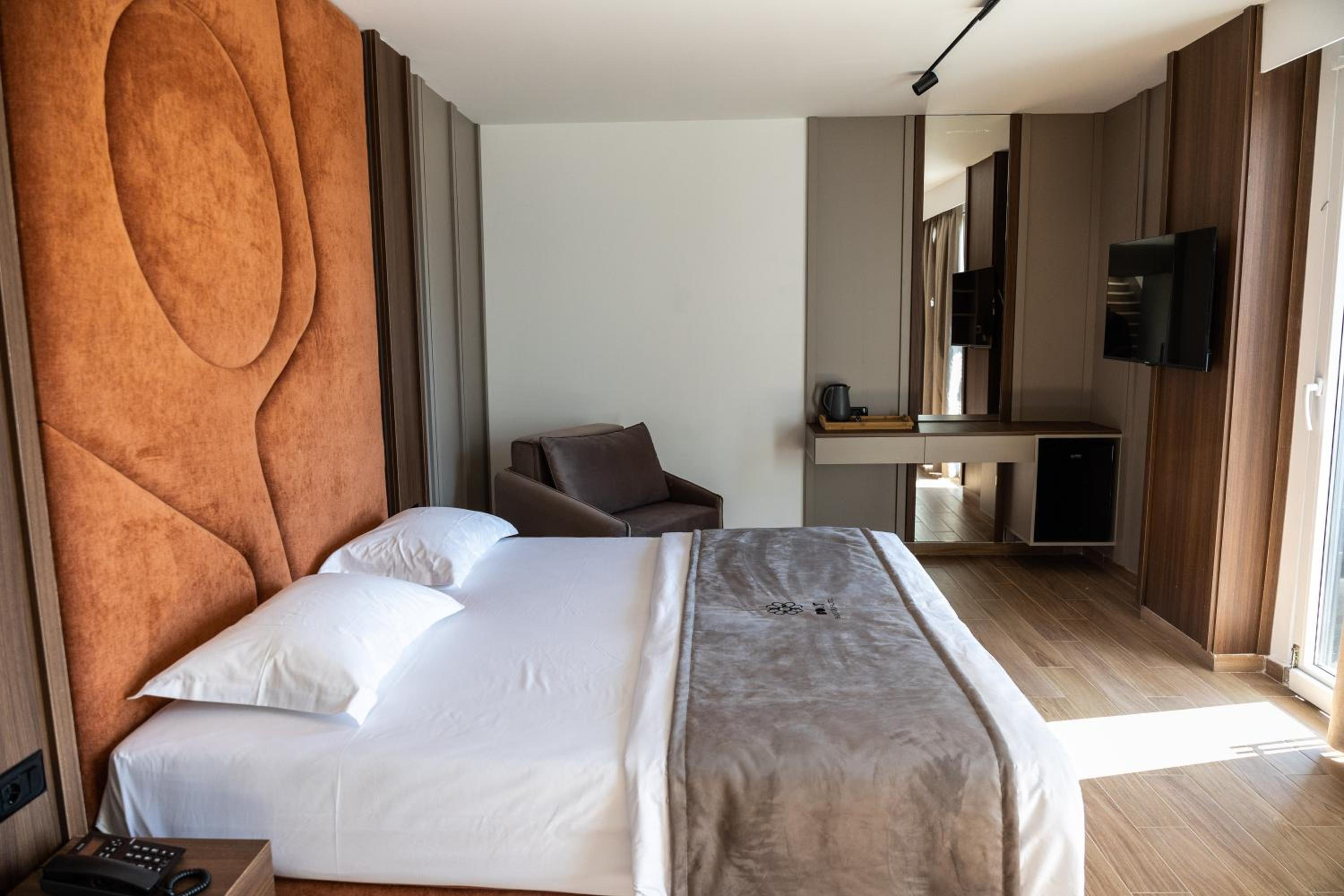 Superior Triple Room photo 3