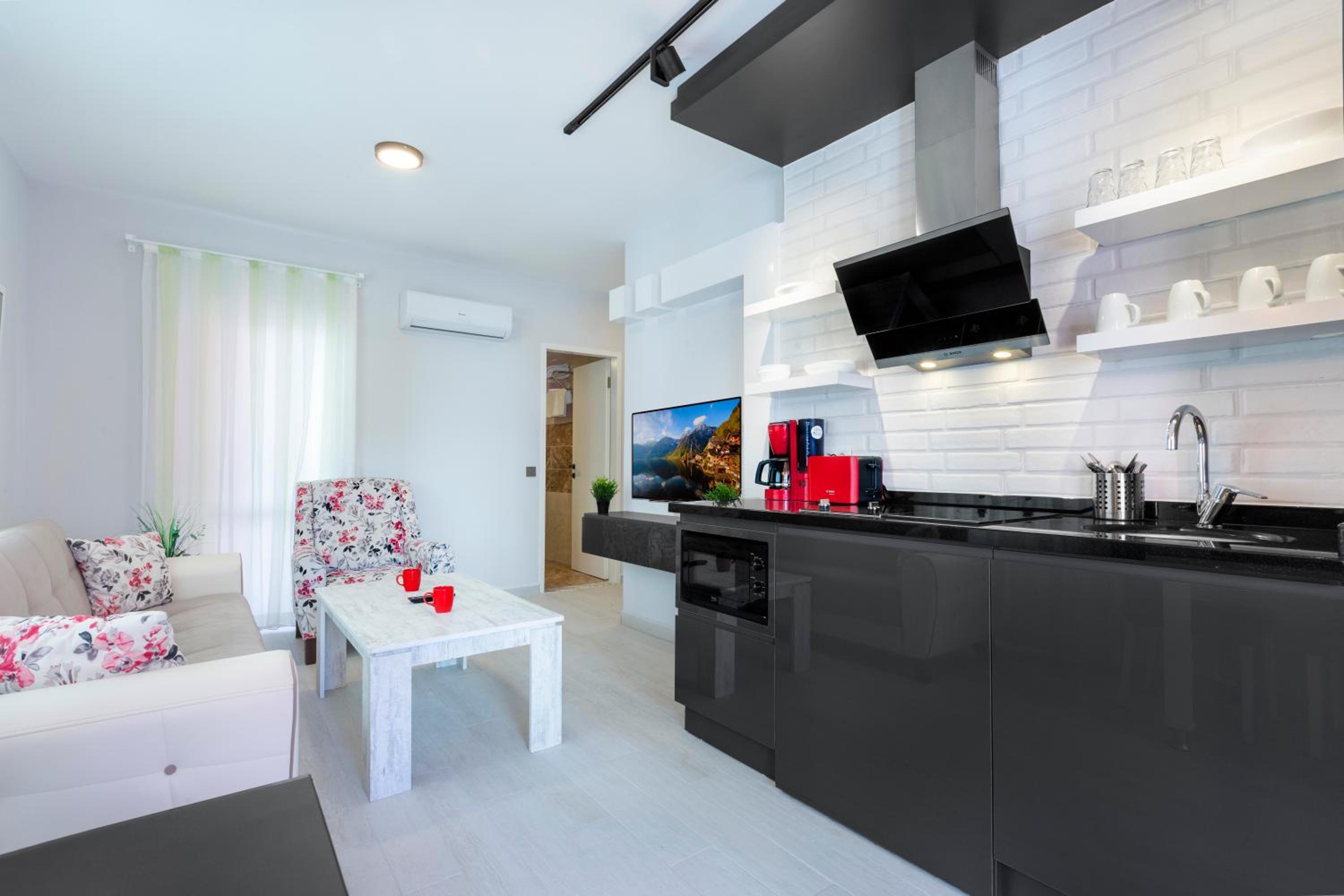 Comfort Apartment - Photo 2