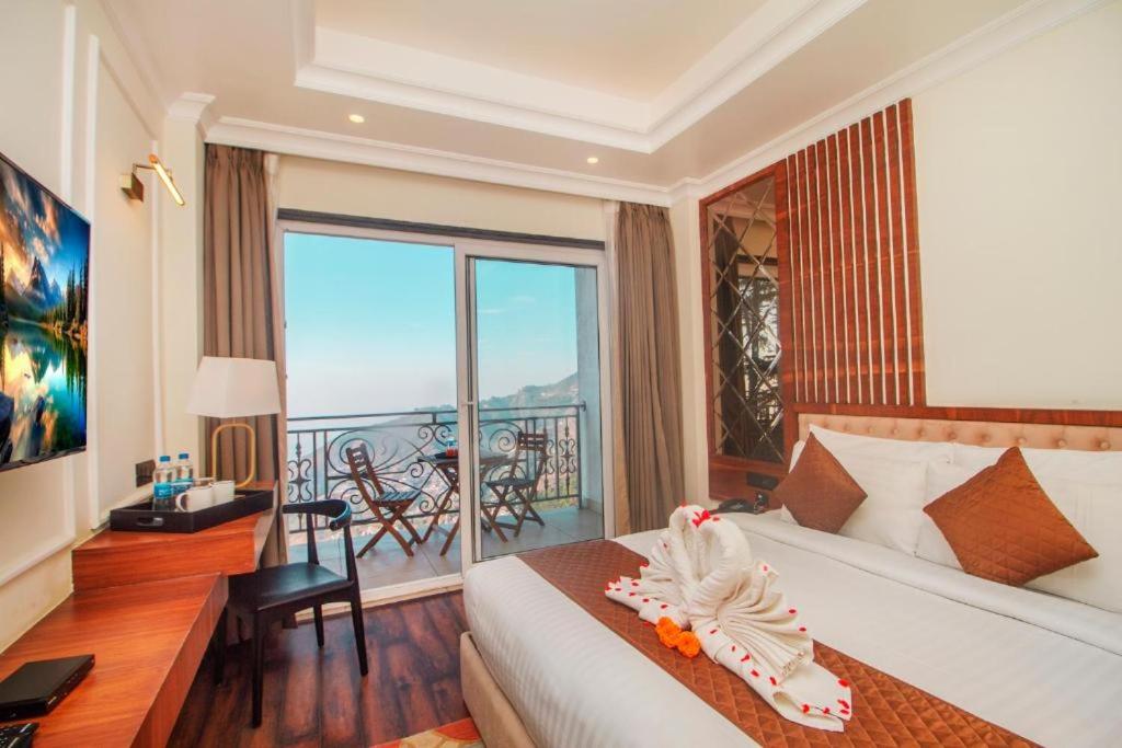 King Room with Balcony