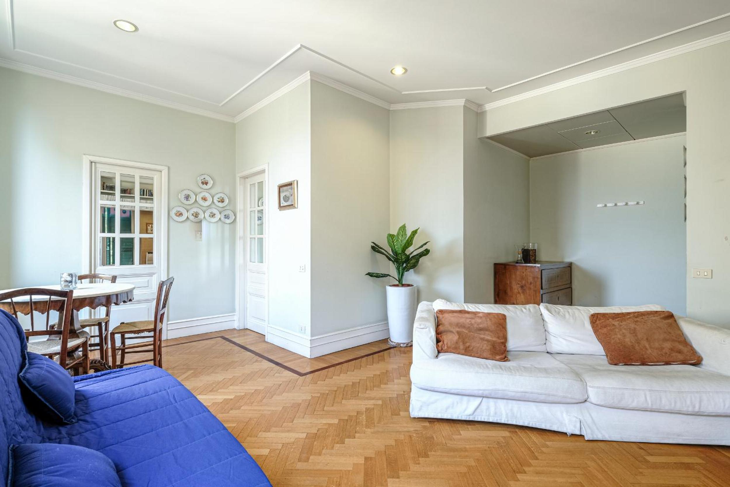 One-Bedroom Apartment