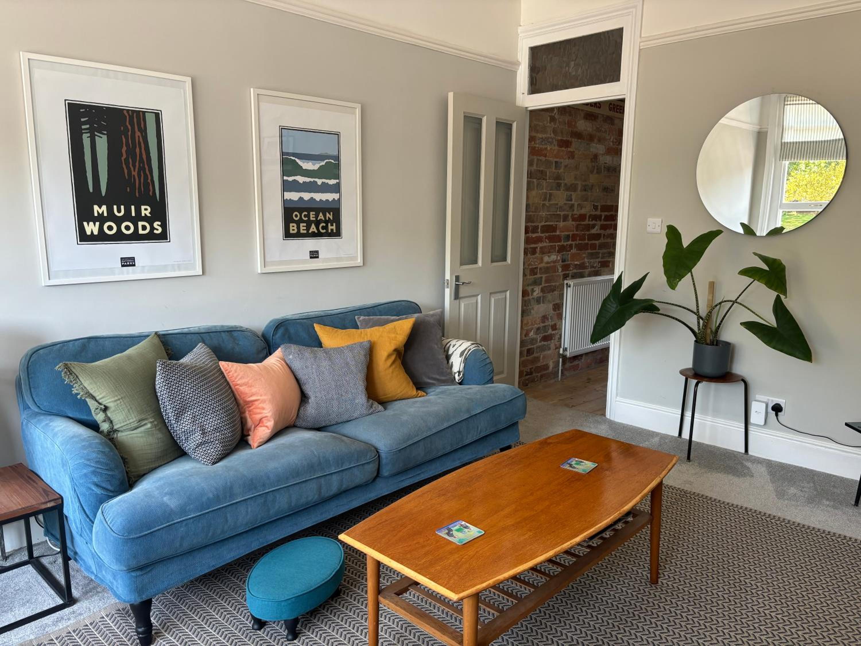 One-Bedroom Apartment photo 1