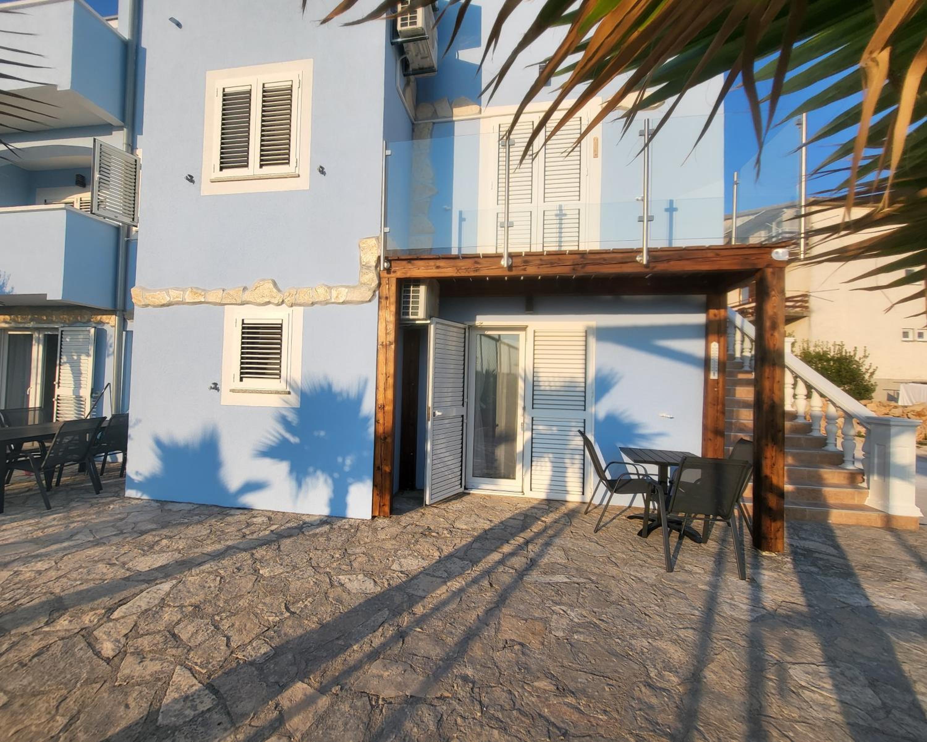 One-Bedroom Apartment with Pool View photo 3
