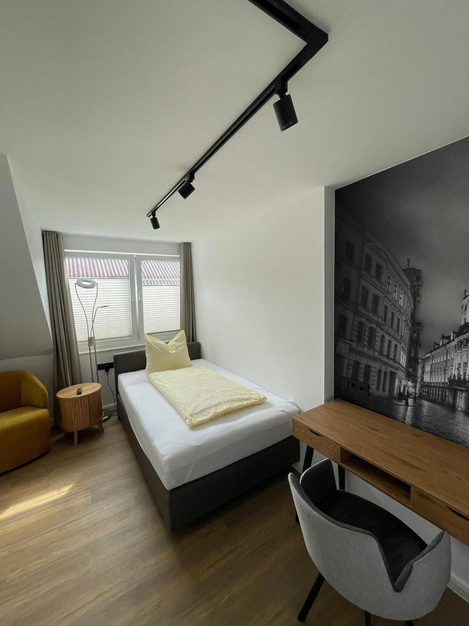Single Room with Private Bathroom photo 1