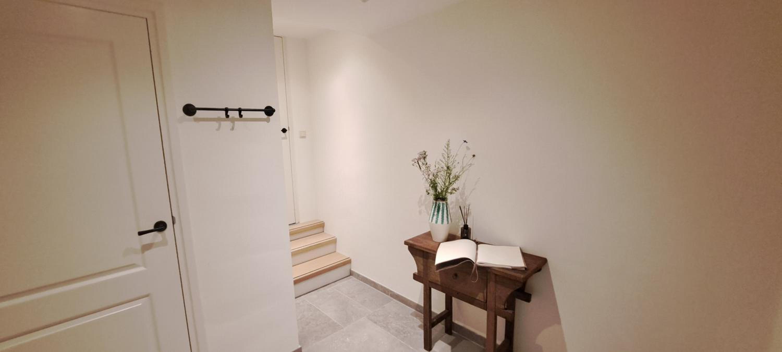 One-Bedroom Apartment photo 3