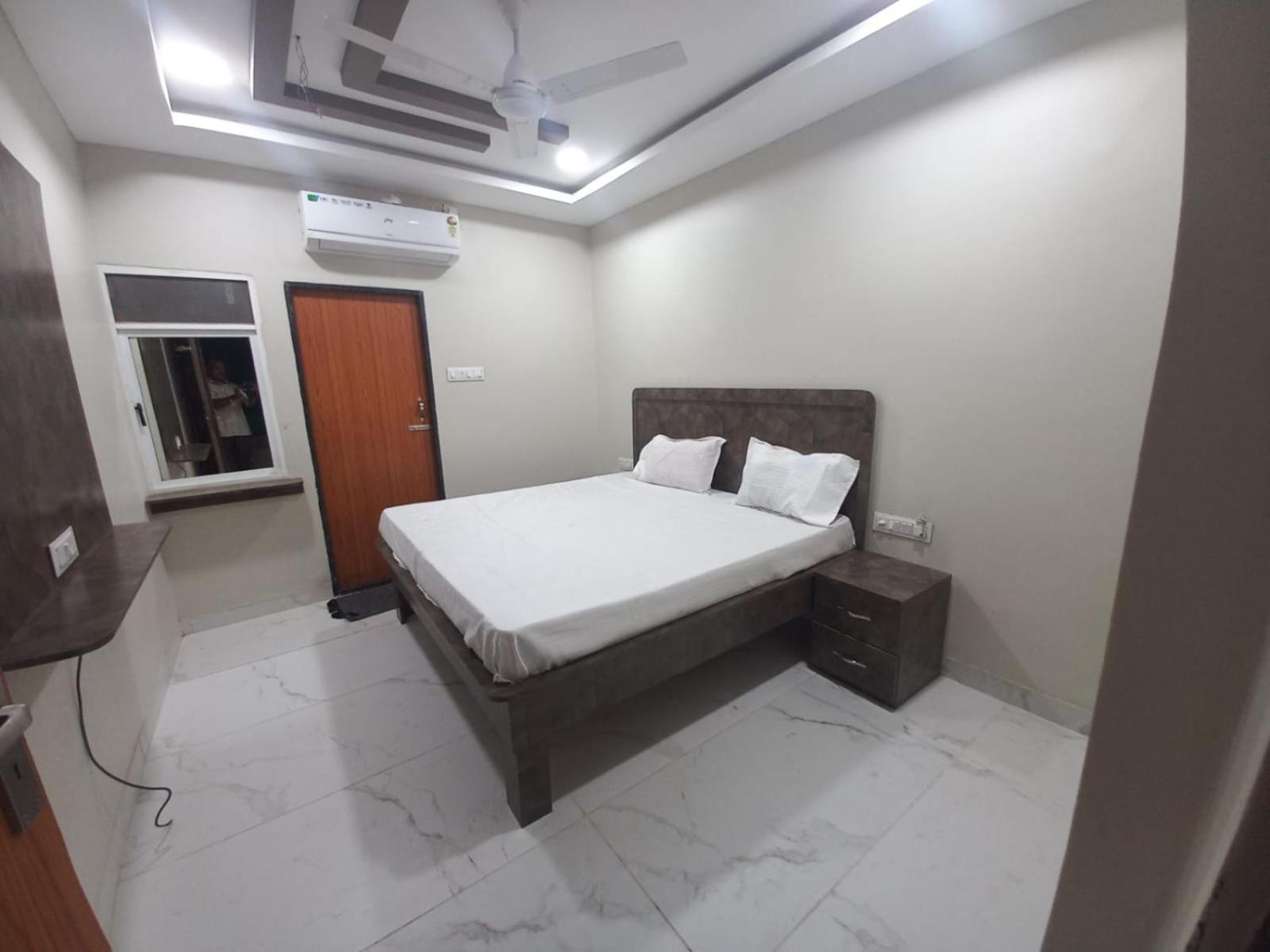 Deluxe King Room photo 3