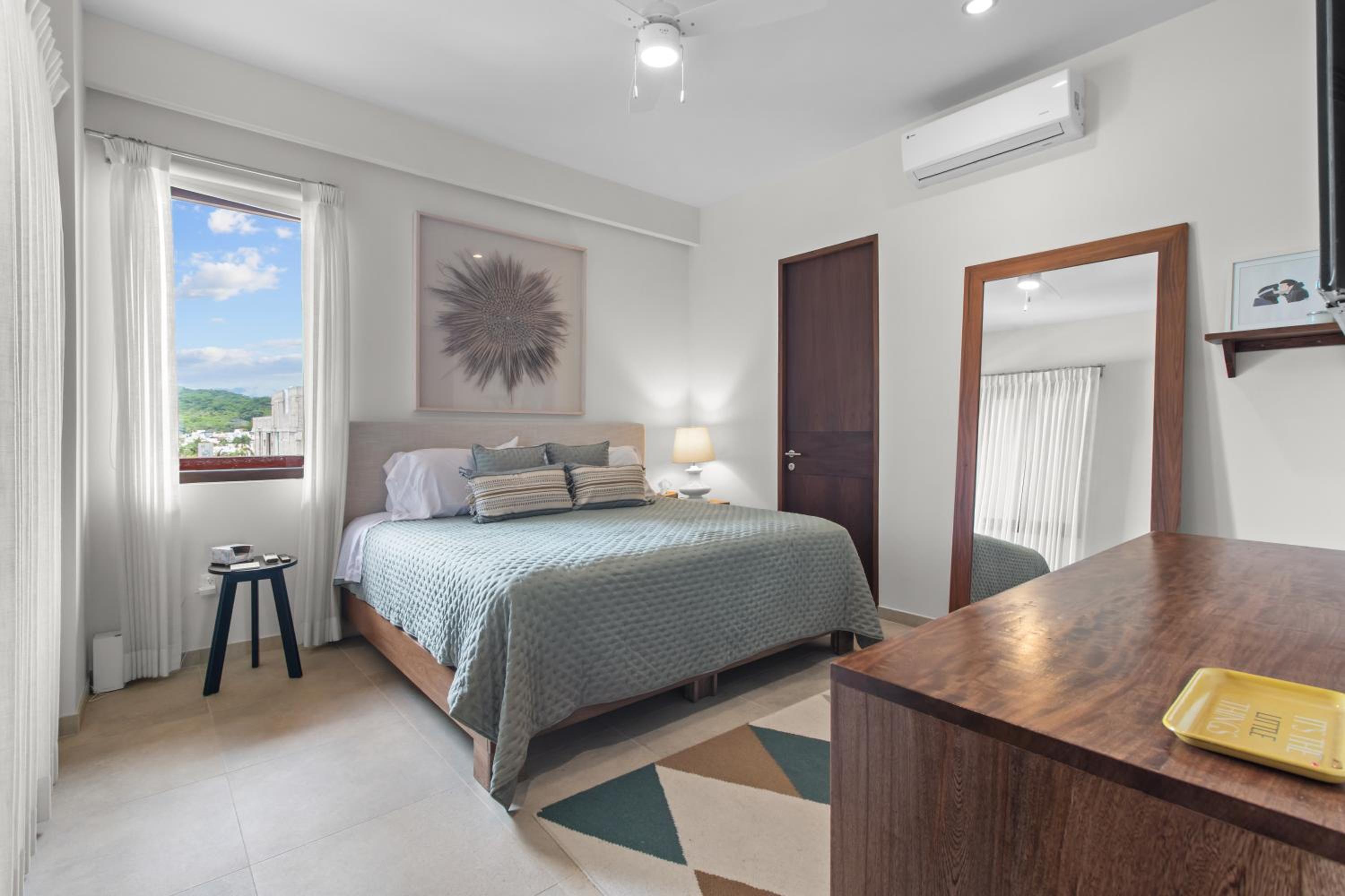 Two-Bedroom Deluxe Apartment with Ocean View photo 1