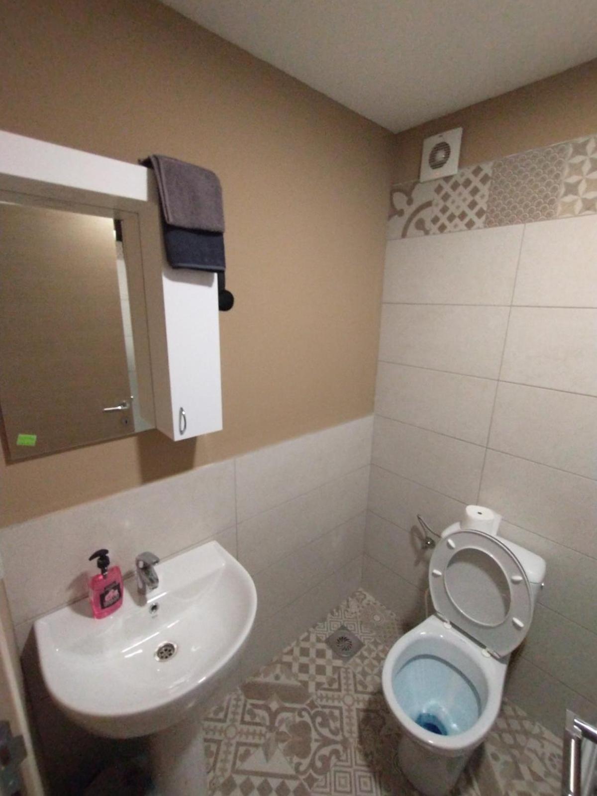 One-Bedroom Apartment photo 3