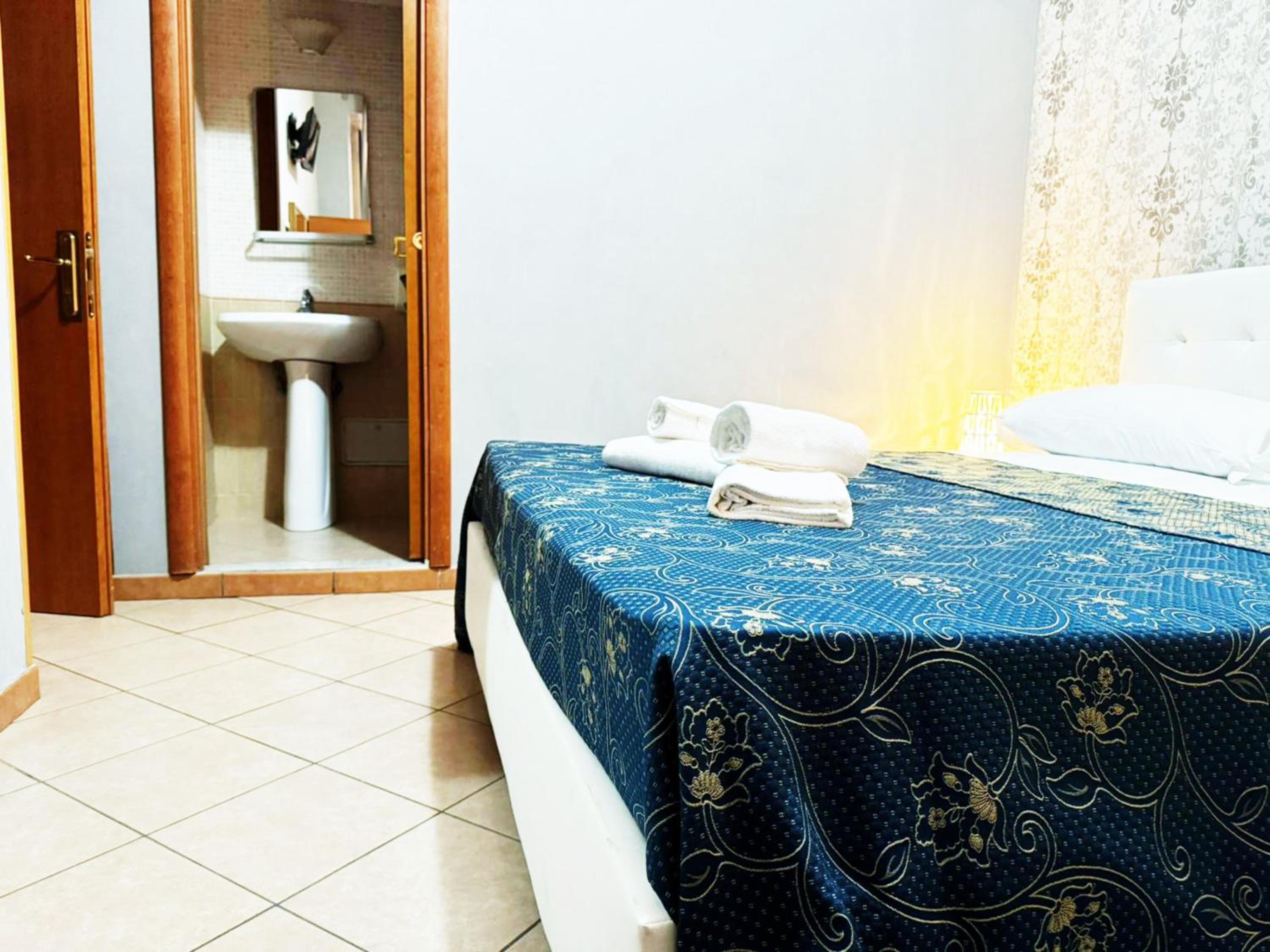 Double or Twin Room photo 2