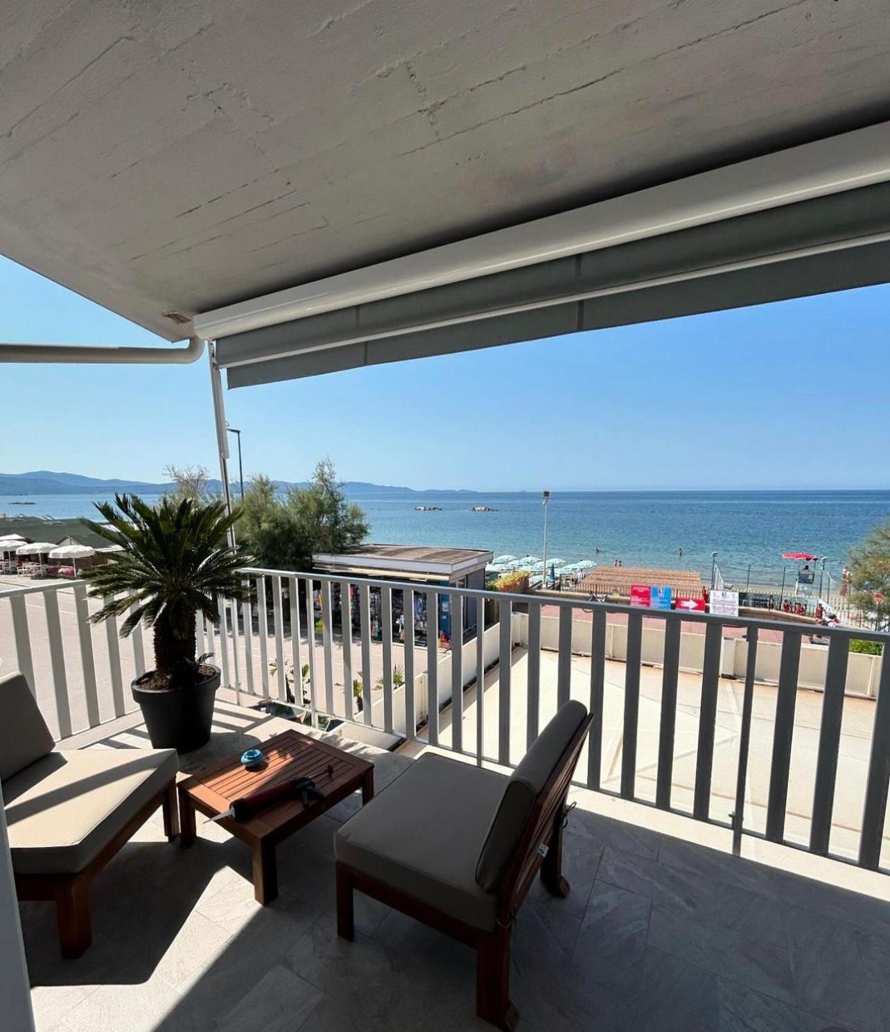 Family Room with Sea View