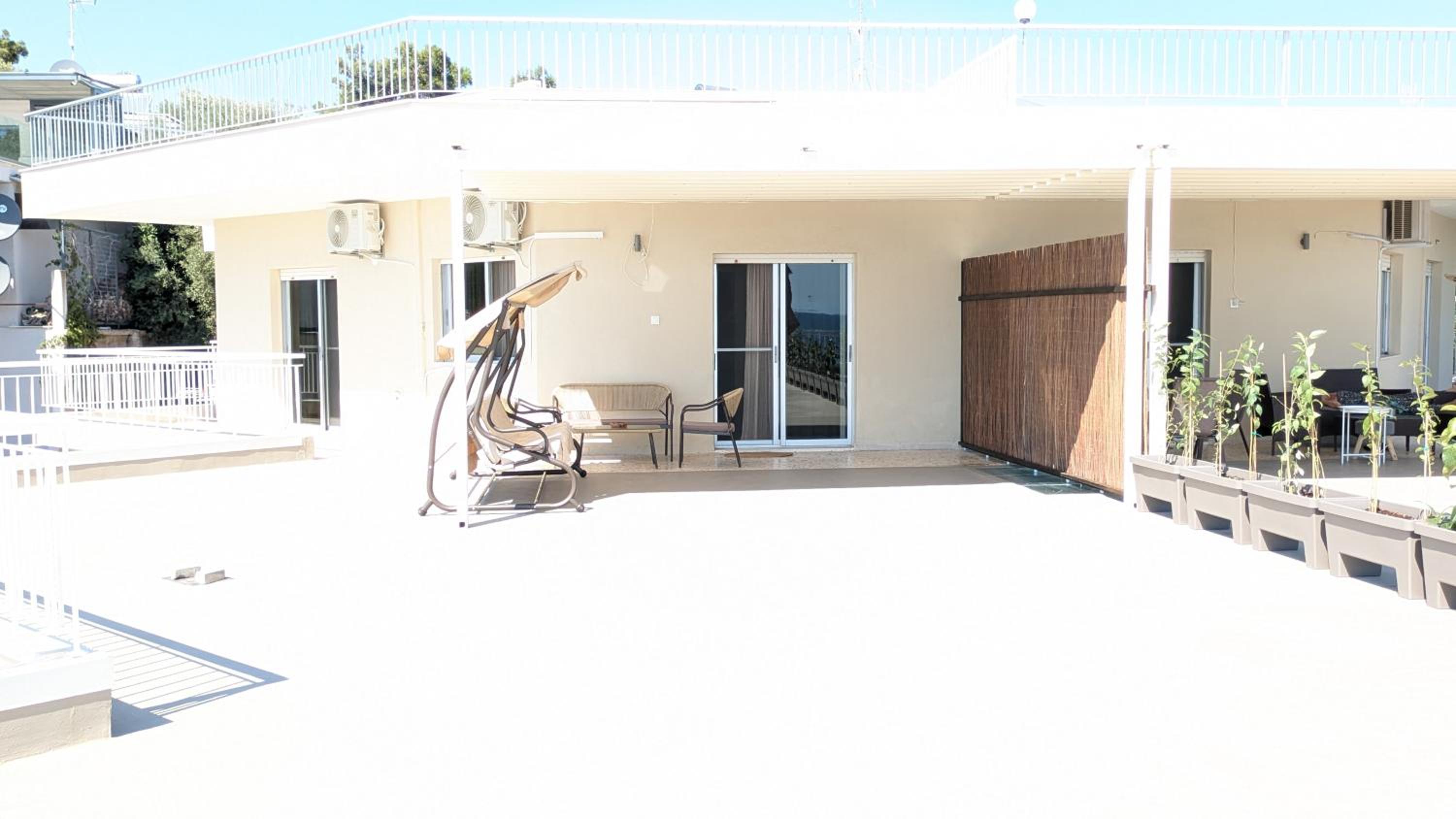 Two-Bedroom Apartment with Terrace and Sea View photo 2
