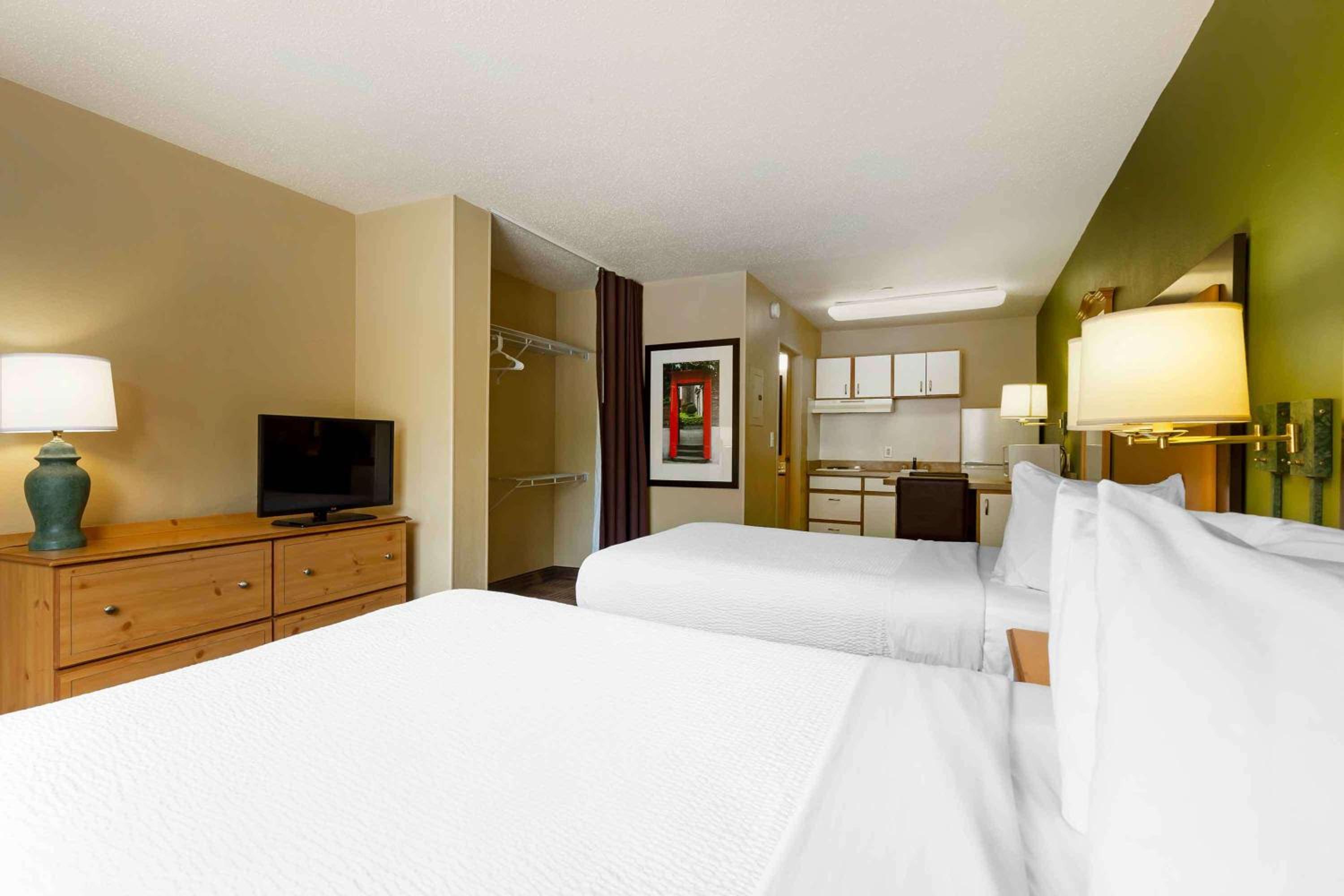 Studio with 2 Double Beds - Non-Smoking - Photo 1