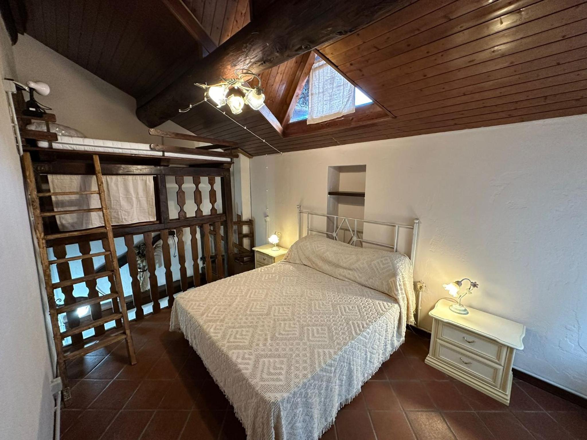 One-Bedroom House photo 1